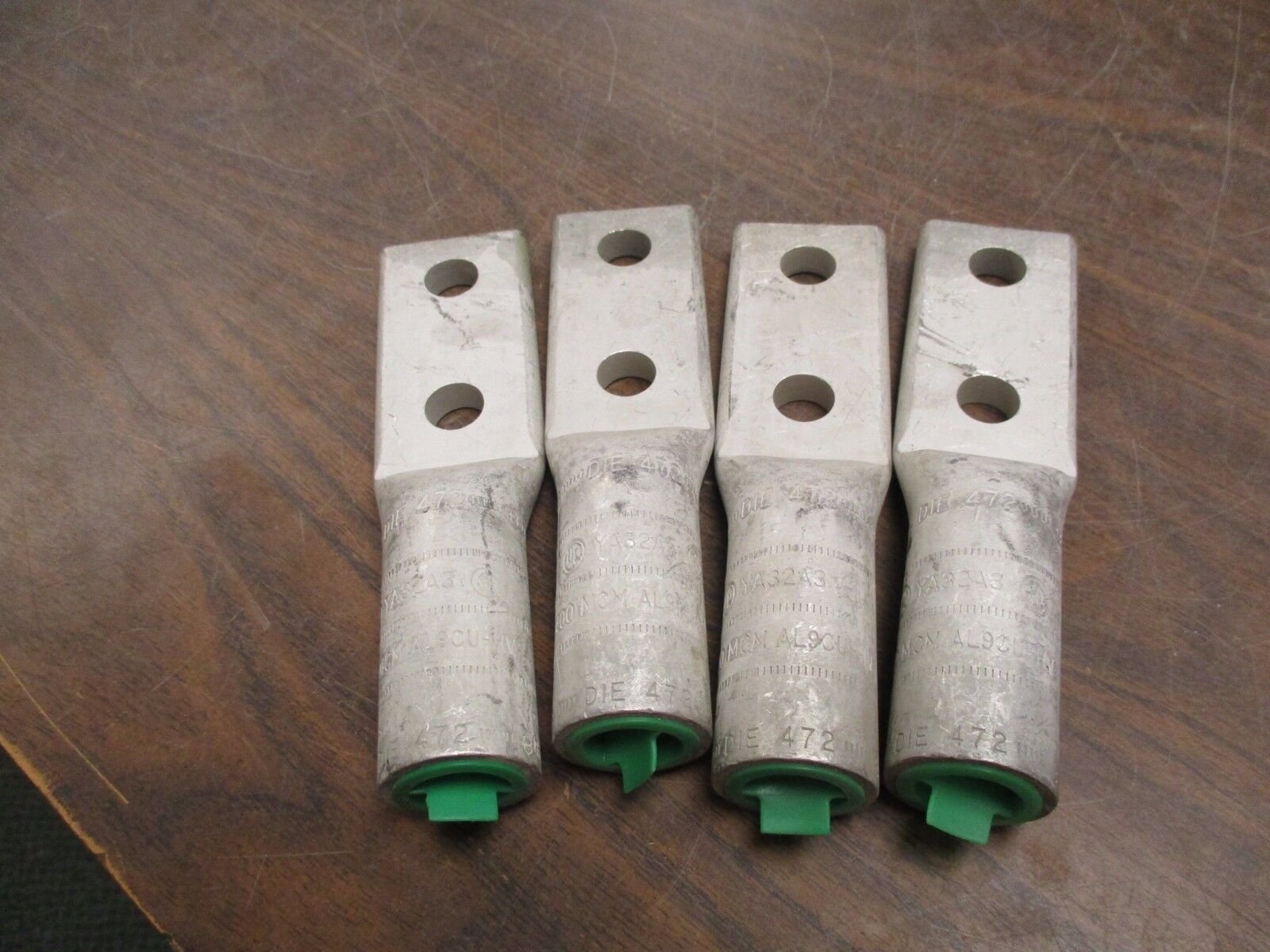 Burndy Crimp Lug YA32A3 400MCM AL9CU-HV *Lot of 4* New Surplus