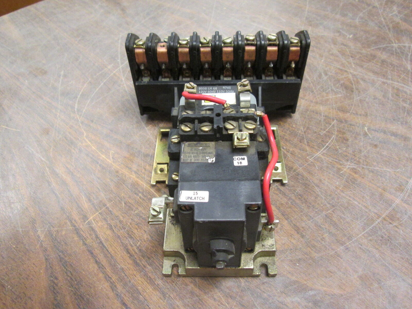 Square D Lighting Contactor 8903 LX01000 120V Coil 20A 250VDC Used