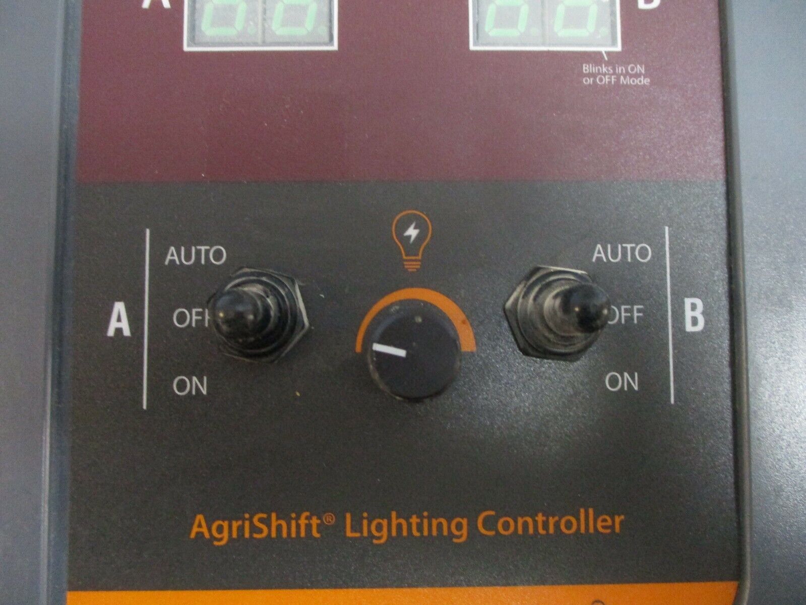 Once Solo LEL-0.2-DU-120V AgriShift Lighting Controller 30-014-00156 Used