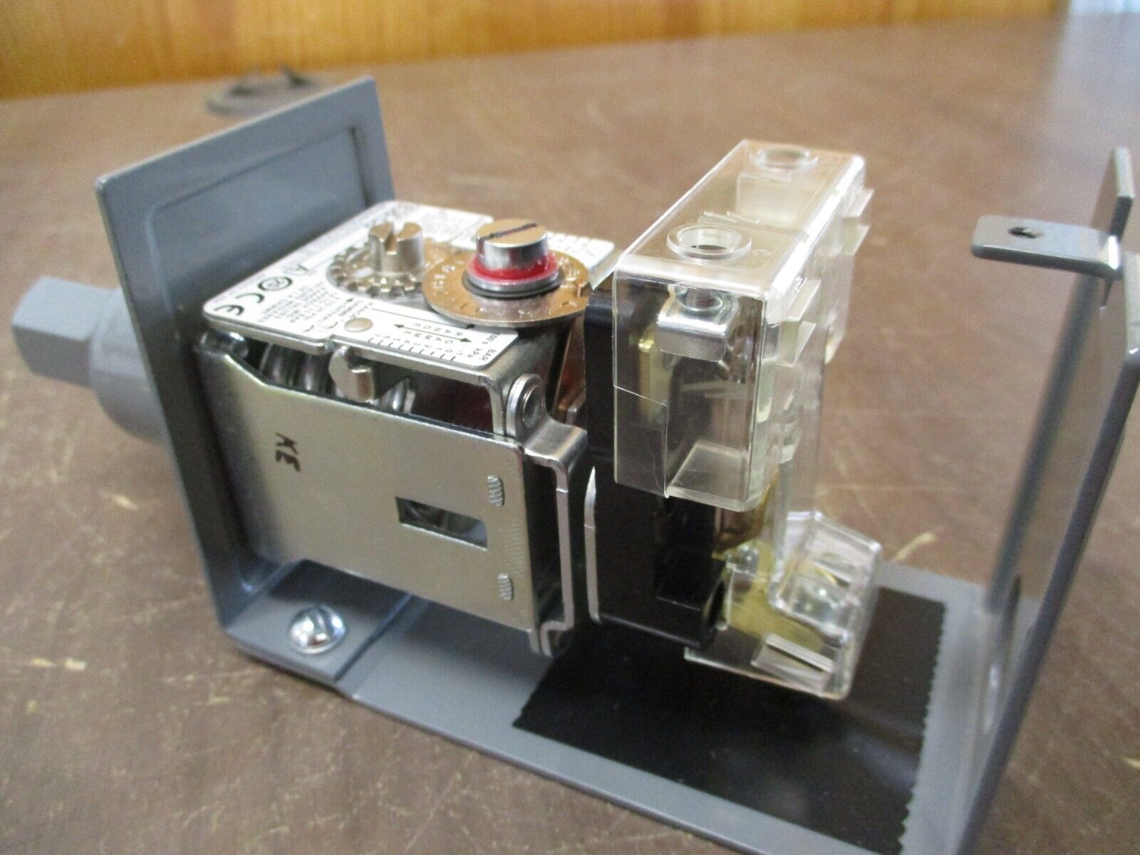 Allen-Bradley Pressure Control 836-C6A Ser. A New Surplus
