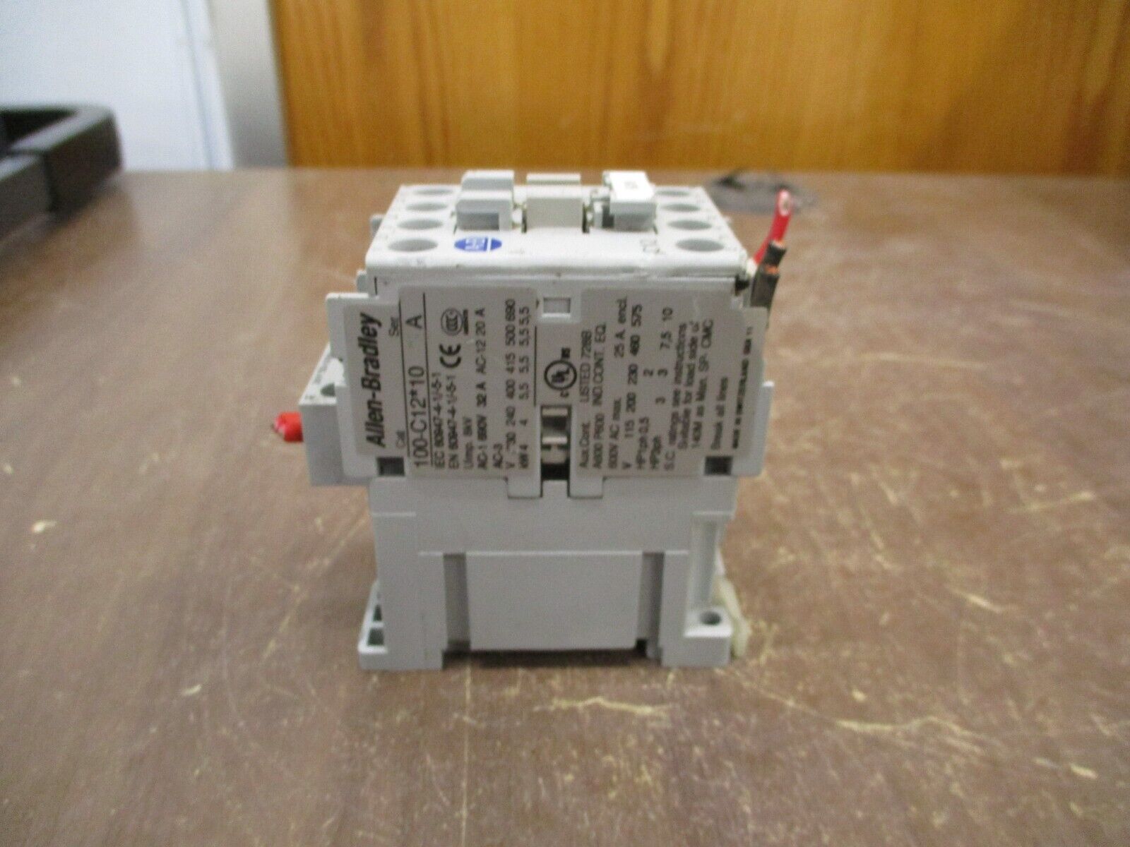 Allen-Bradley Contactor 100-C12*10 24V Coil 25A 600V *Chipped Side* Used