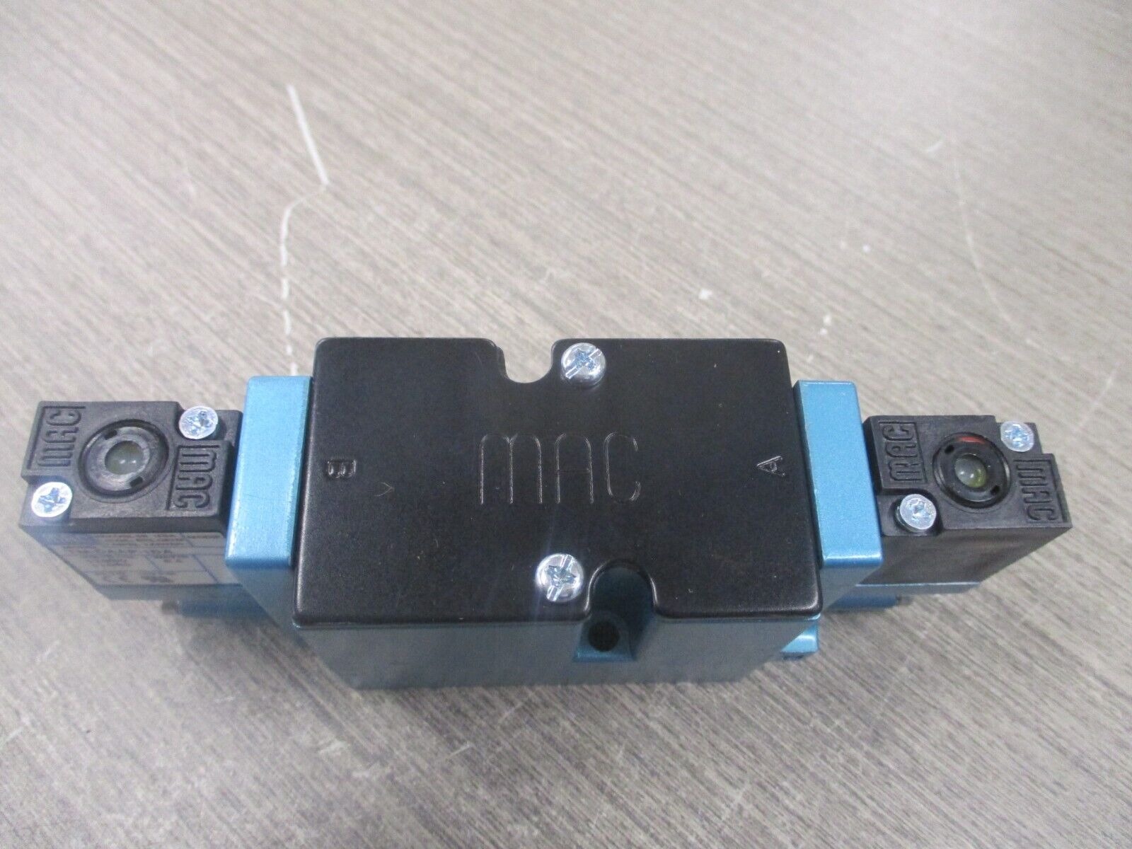 MAC Solenoid Valve 82A-EA-000-TM-DAAP-1DA Used