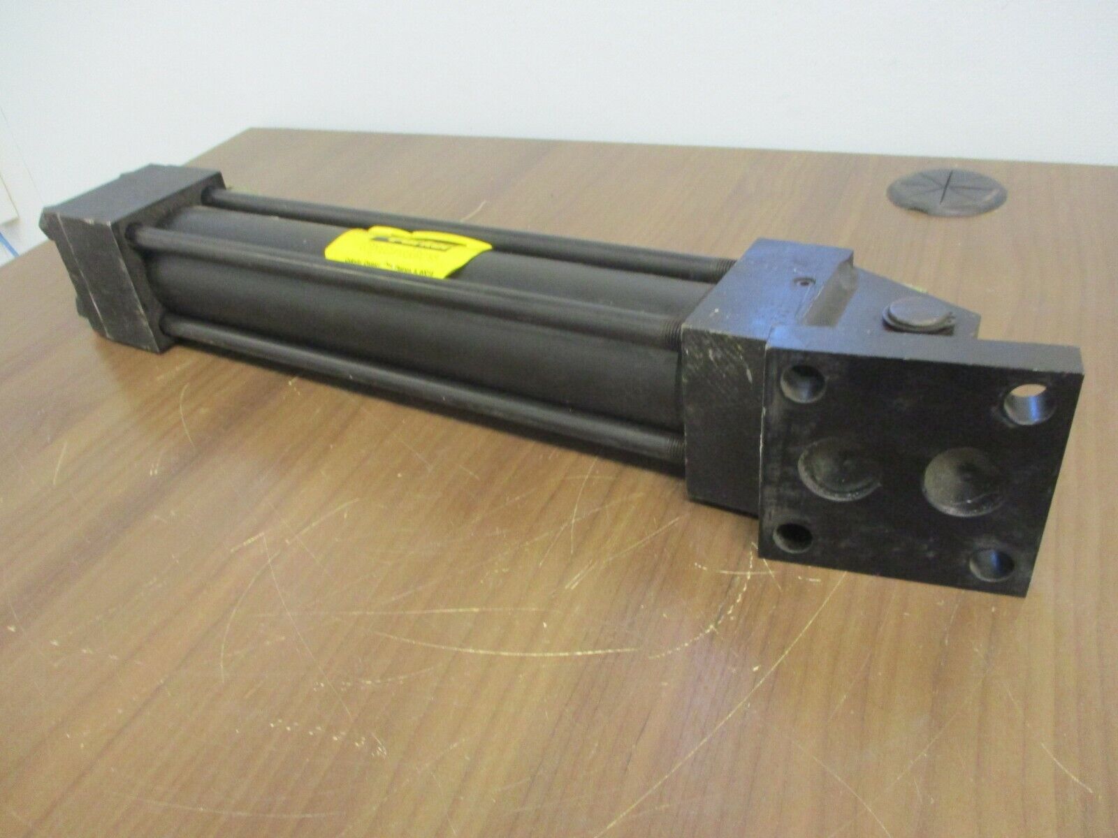 Parker Series 2H Hydraulic Cylinder, 02.00 BB2HLTS14AC 11.000 3000PSI Used