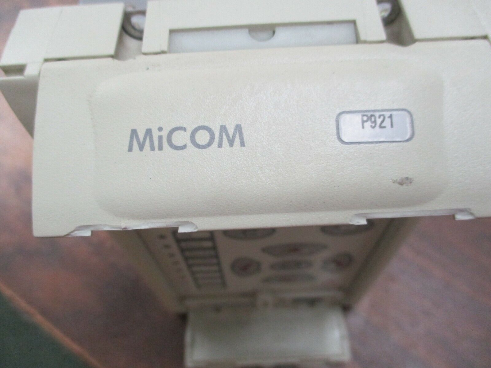 Areva MiCOM Protection Relay P921 0ASM111 Input: 57-130VAC *Chipped Cover* Used