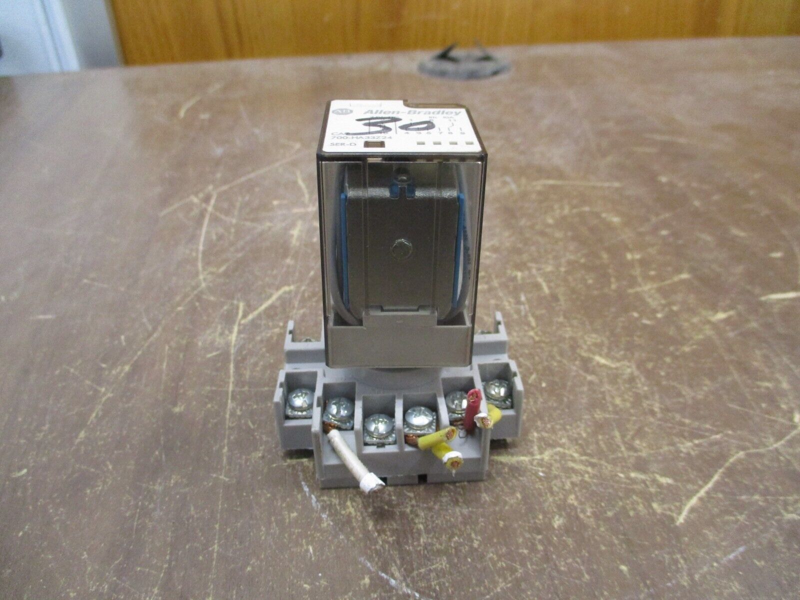 Allen-Bradley Relay 700-HA33Z24 24VDC Coil w/ Base Used