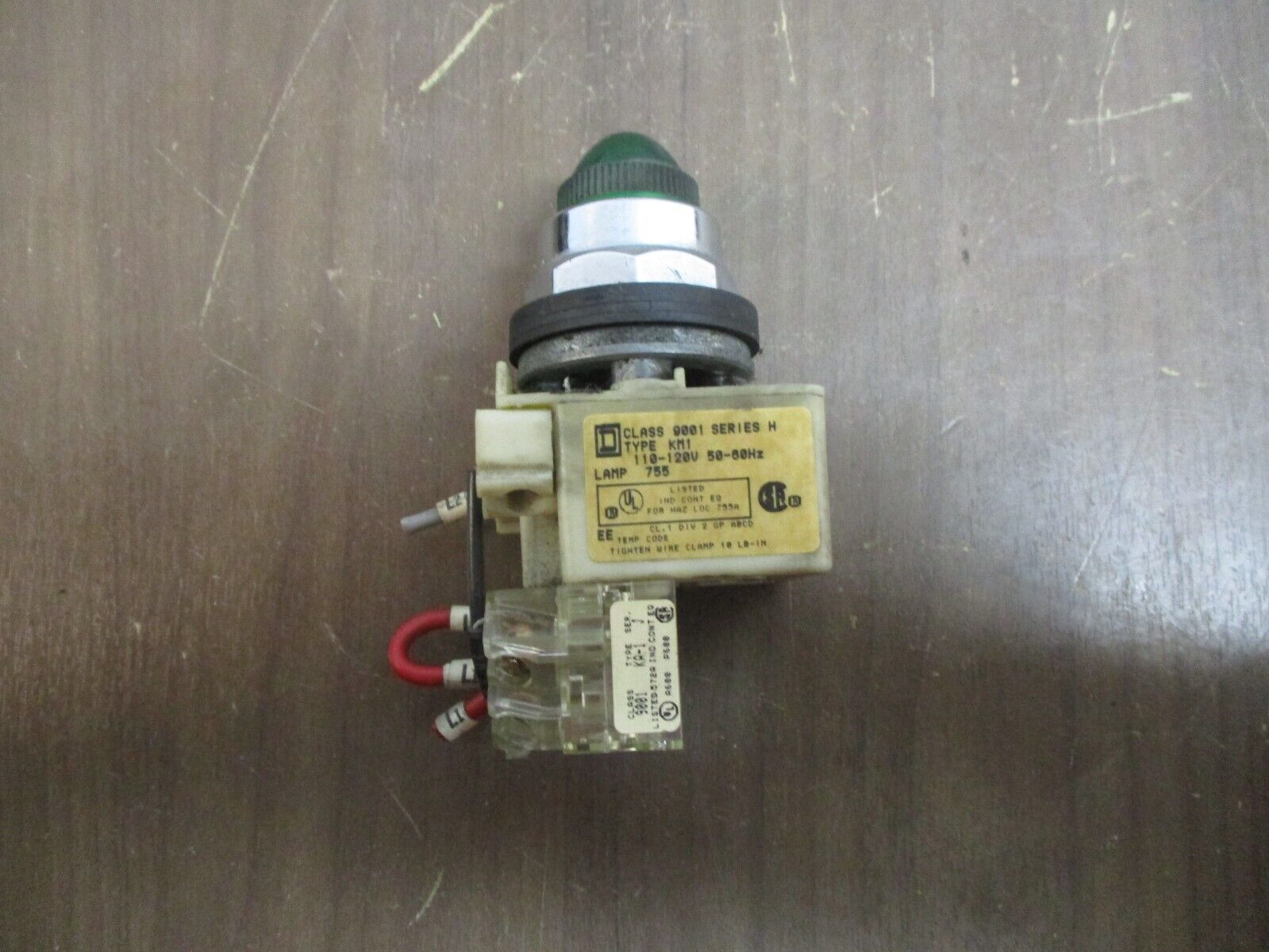 Square D Illuminated Push Button 9001 KM1 Ser. H 110-120V 50-60Hz Green Used