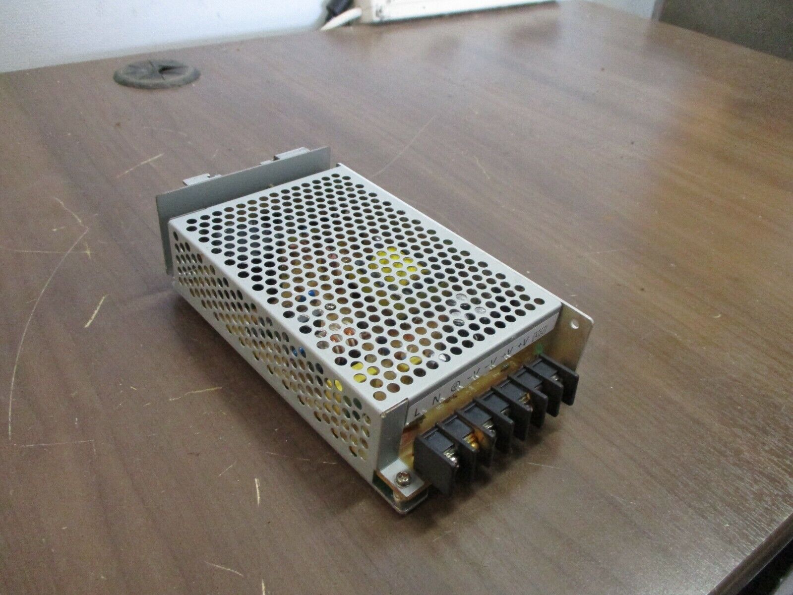 Omron Power Supply S8JC-Z10024CD Input: 200-240VAC 50/60Hz 1.4A Used
