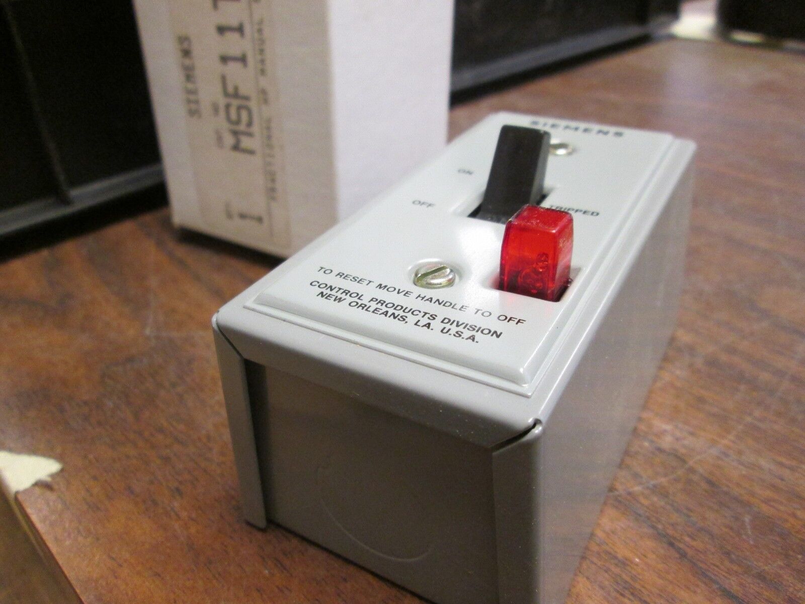 Siemens Fractional HP Manual Starter 1HP 115/230VAC w/ Resent Light New Surplus