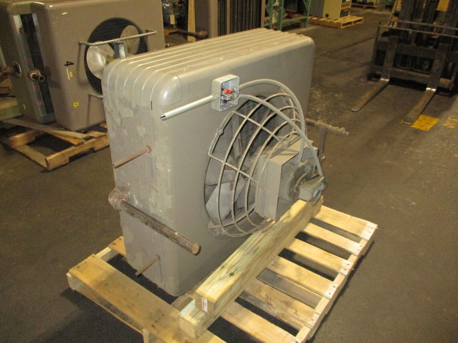 Modine Steam Heater 1110 1H14252D *Missing (1) Vent Fin* Used