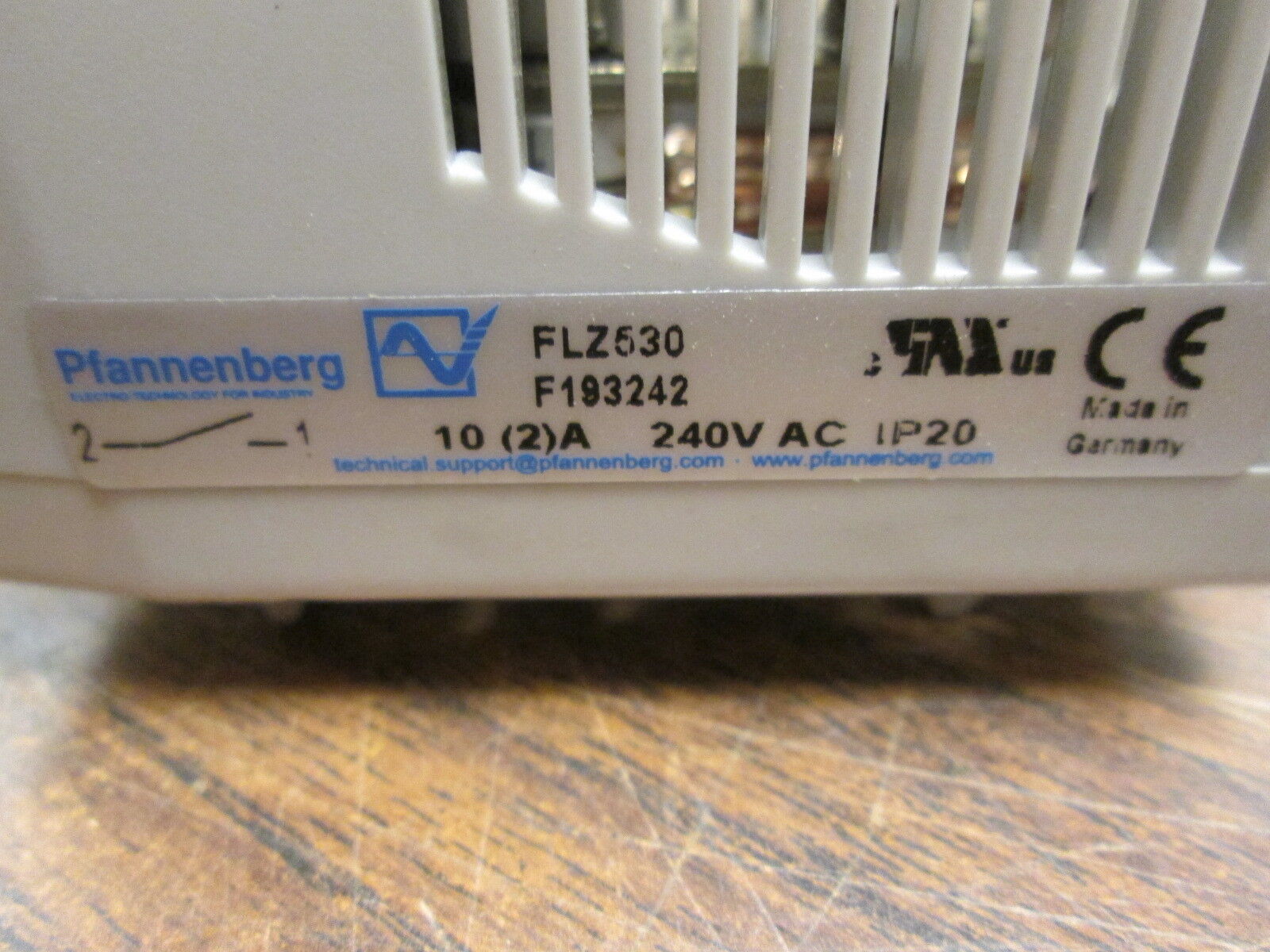 Pfannenberg Thermostat FLZ530 F193242 10A 240VAC Range: 30-140°F Used