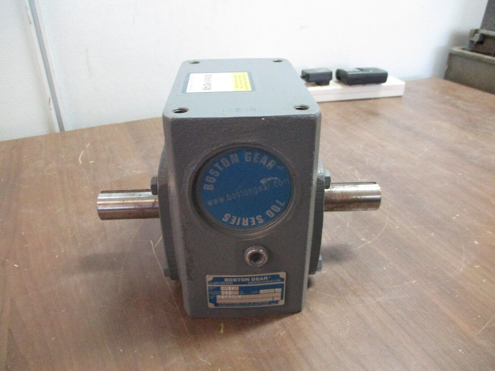 Boston Gear Reducer 72110H1 Ratio 10:1 2.34 HP IN 789 LB-IN Torque Out Used