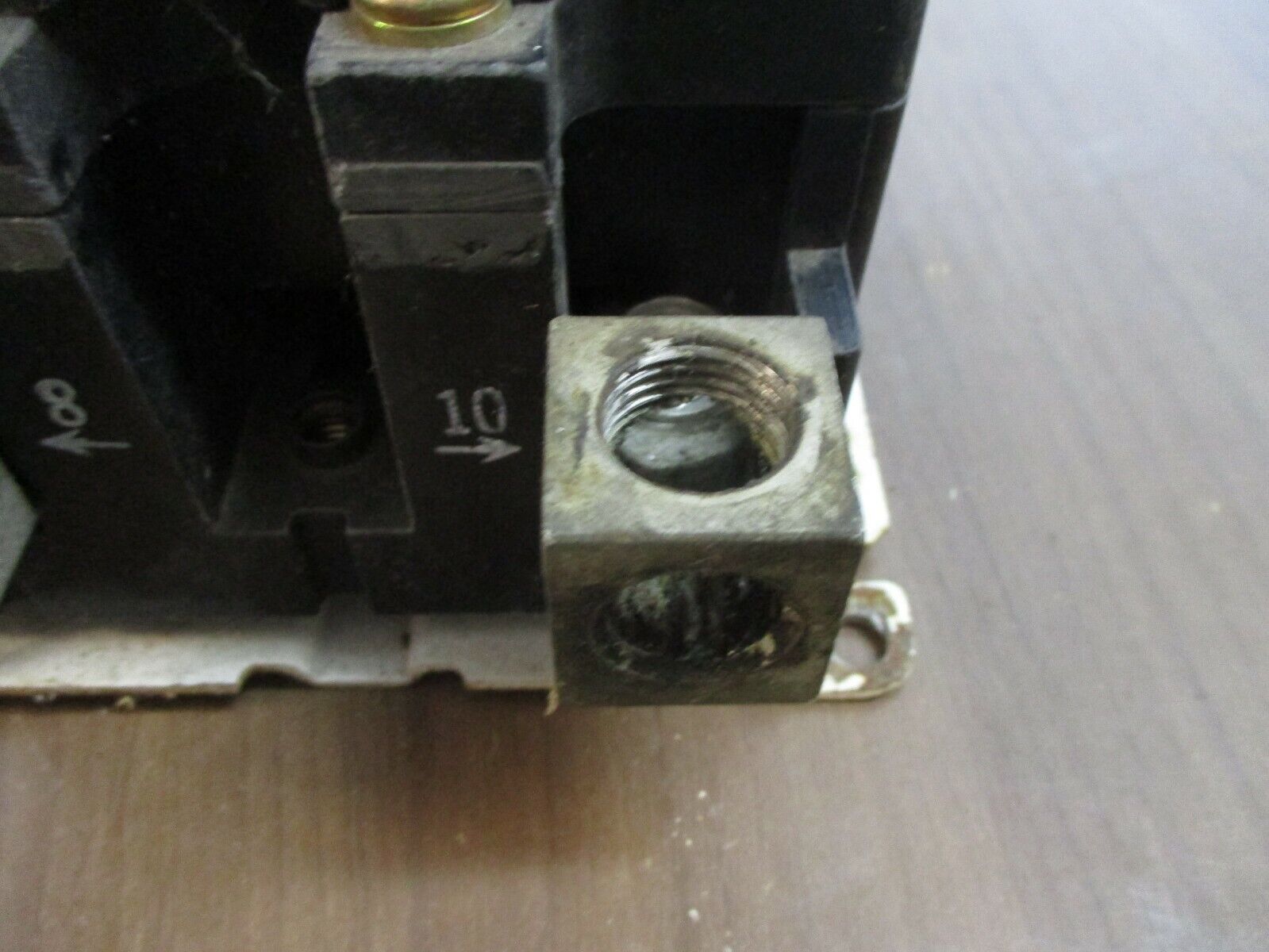Square D Lighting Contactor 8903 SV 0 1 Ser. A 120V Coil *Missing (1) Lug Nut*