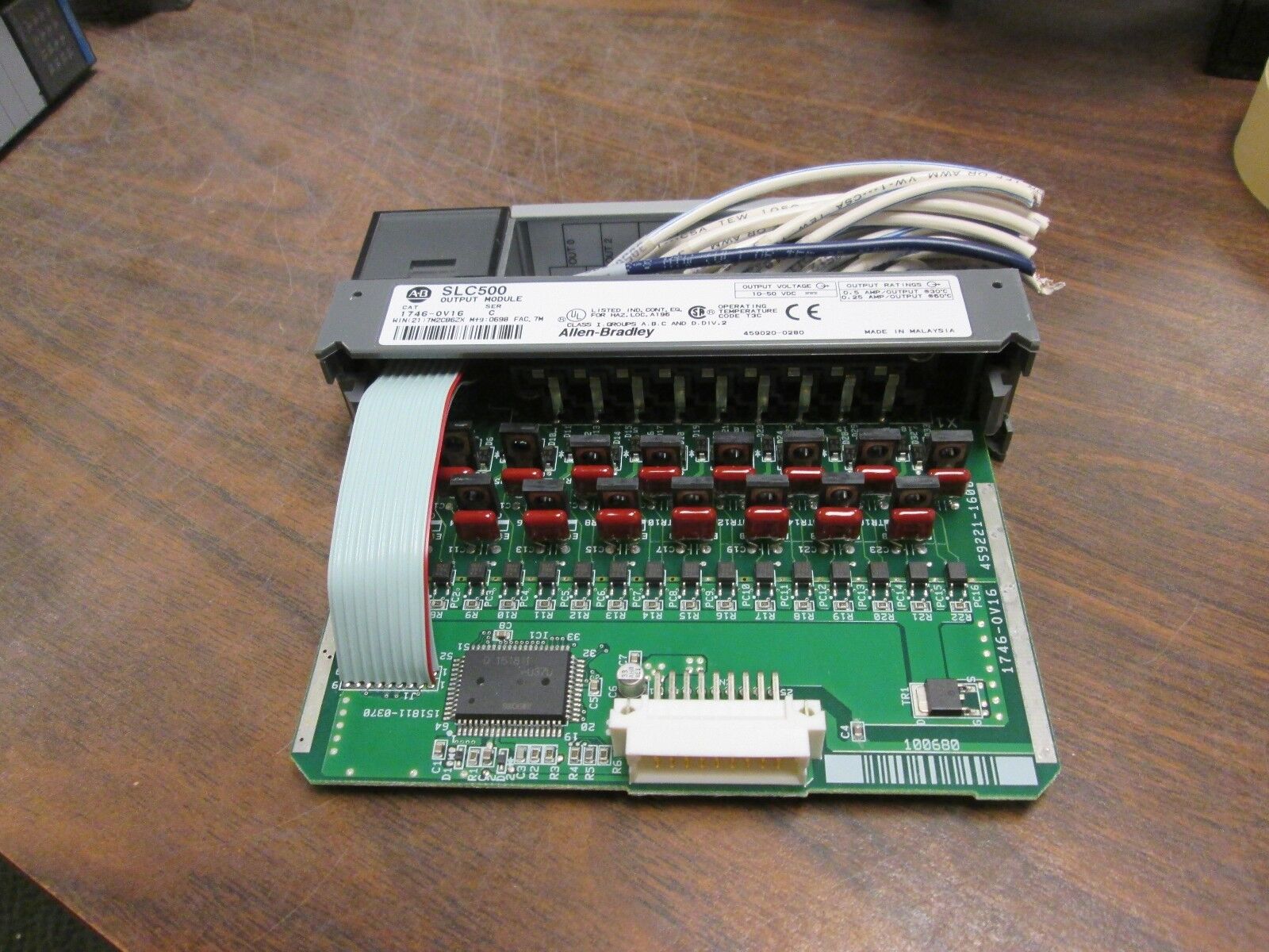 Allen-Bradley SLC500 DC Output Module 1746-0V16 Output: 10-50 VDC