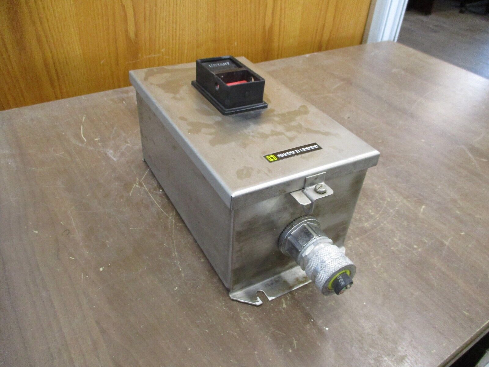 Square D Size M-0 Enclosed Starter 2510 MBW12 Ser C 4X Stainless Steel Enclosure