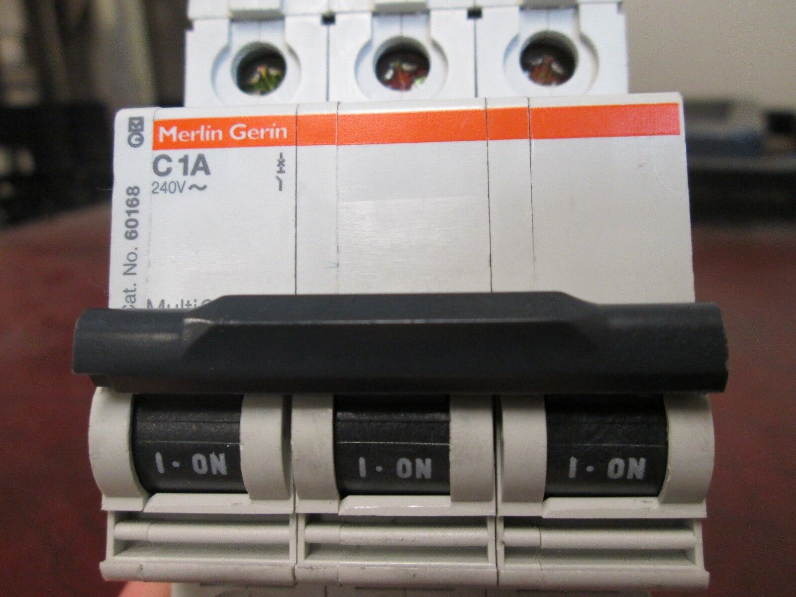 Merlin Gerin Circuit Breaker 60168 1A 240V 3P Used