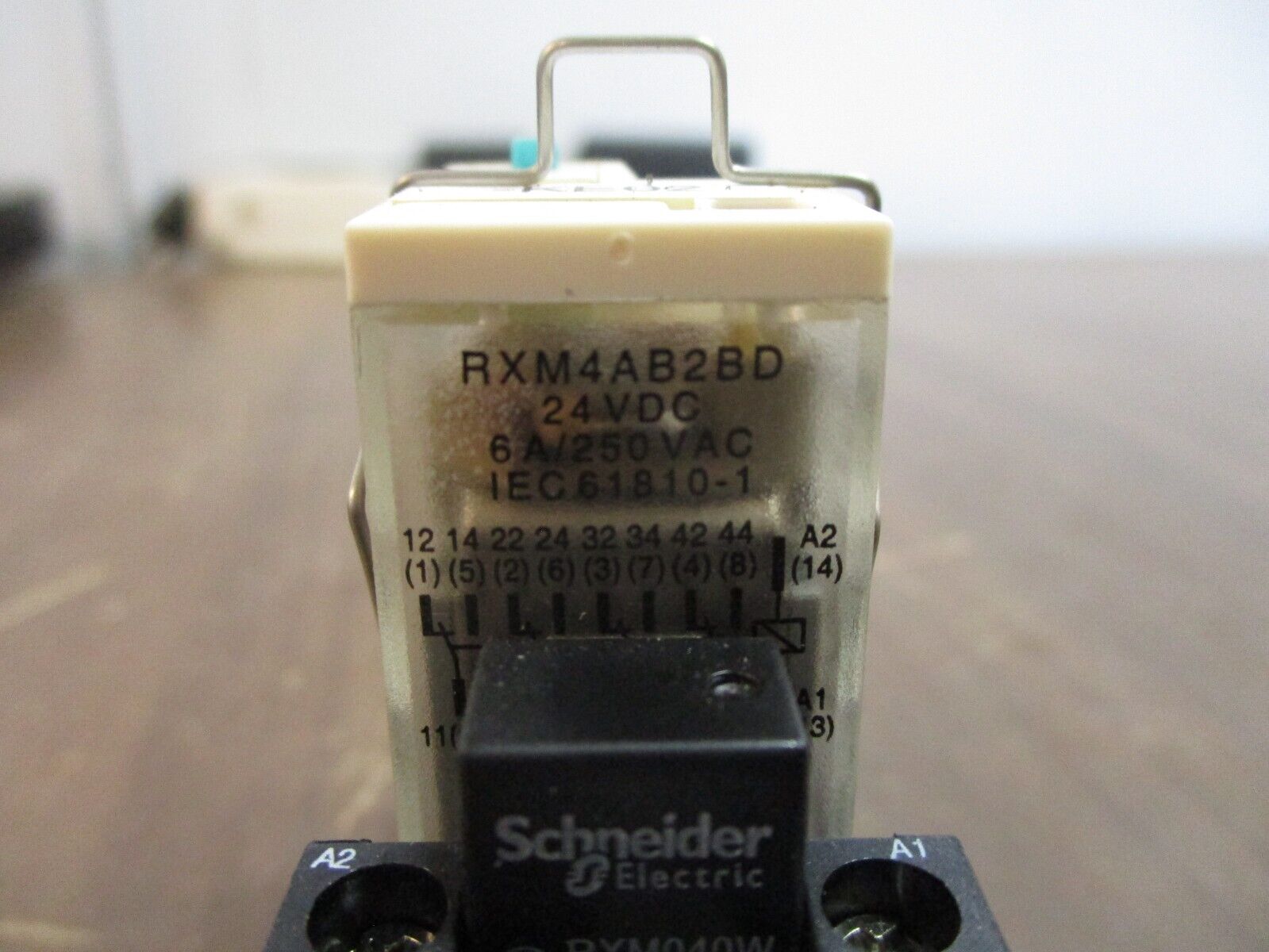 Schneider Electric Relay RXM4AB2BD 24VDC Coil w/ Base Used