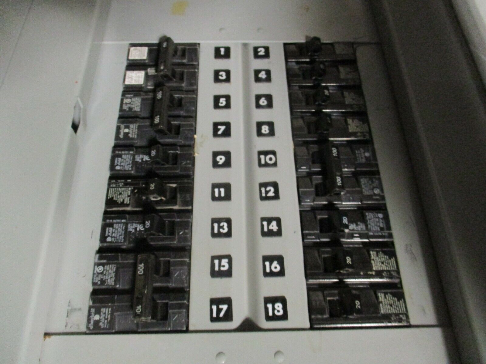 Siemens Main Breaker Circuit Breaker Panel 17-03763-J015 225A Max 208Y/120 3Ph