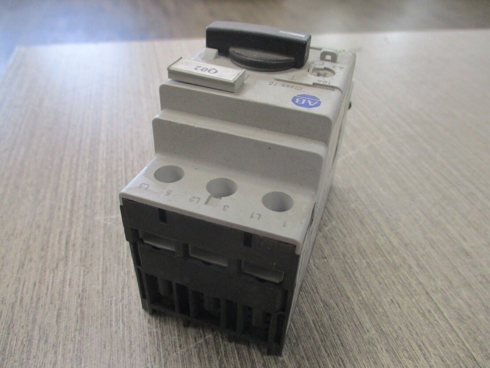 Allen-Bradley Manual Motor Protector 140M-C2E-C10 Trip : 6.3-10A Used