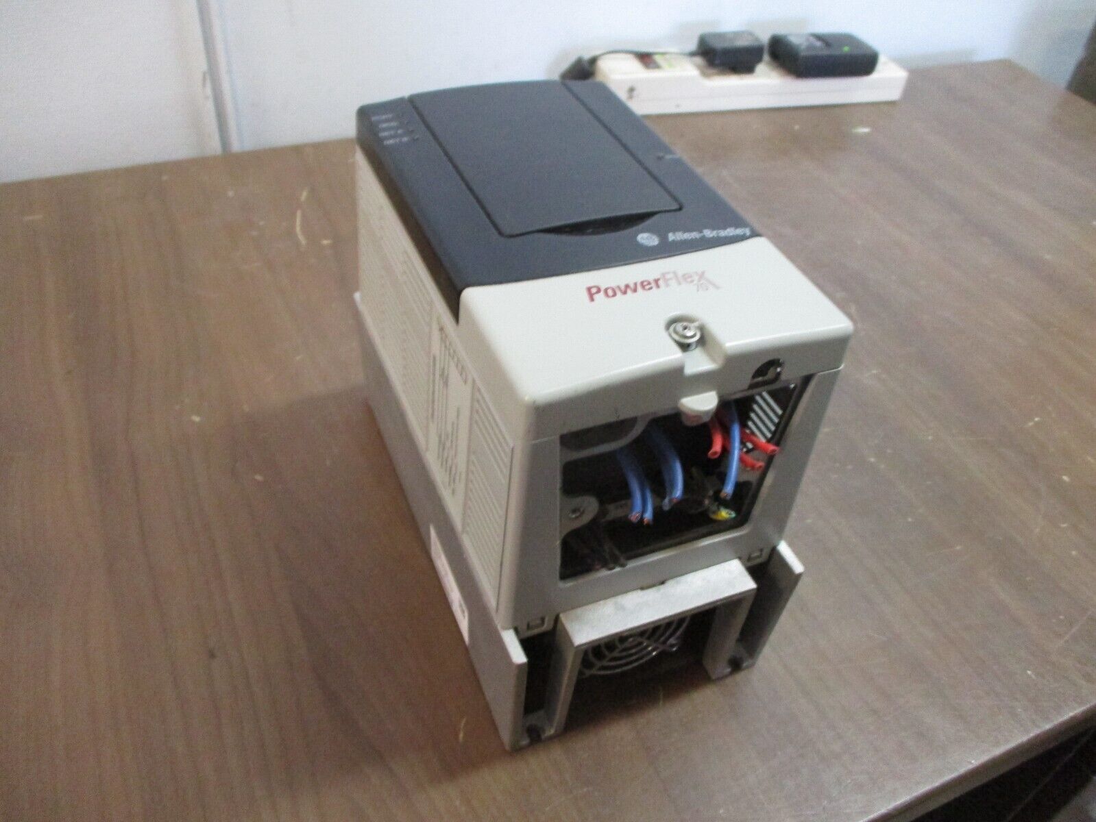 Allen-Bradley PowerFlex 70 AC Drive 20AD3P4A0AYNNNNN 2HP 3Ph *No Keypad* Used