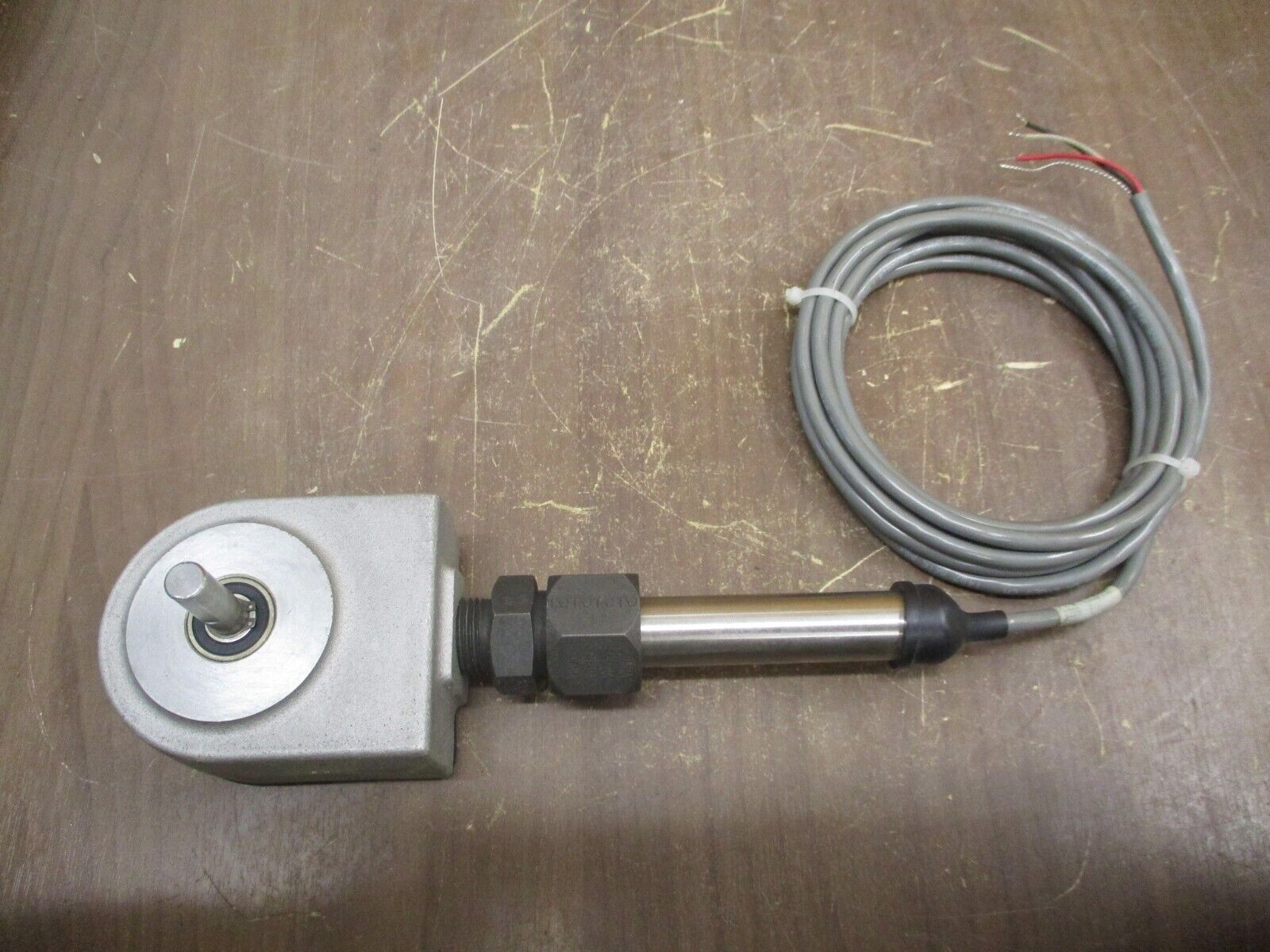 Red Lion Controls Wheel Sensor LSCSF100 *No Box* New Surplus