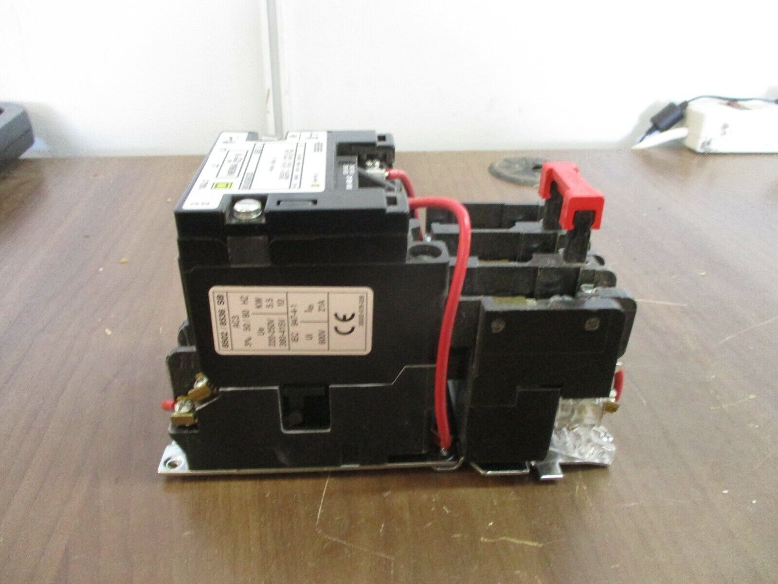 Square D Size 0 Starter 8536SBO2S Ser. A 120V Coil *Missing (1) Terminal Screw*