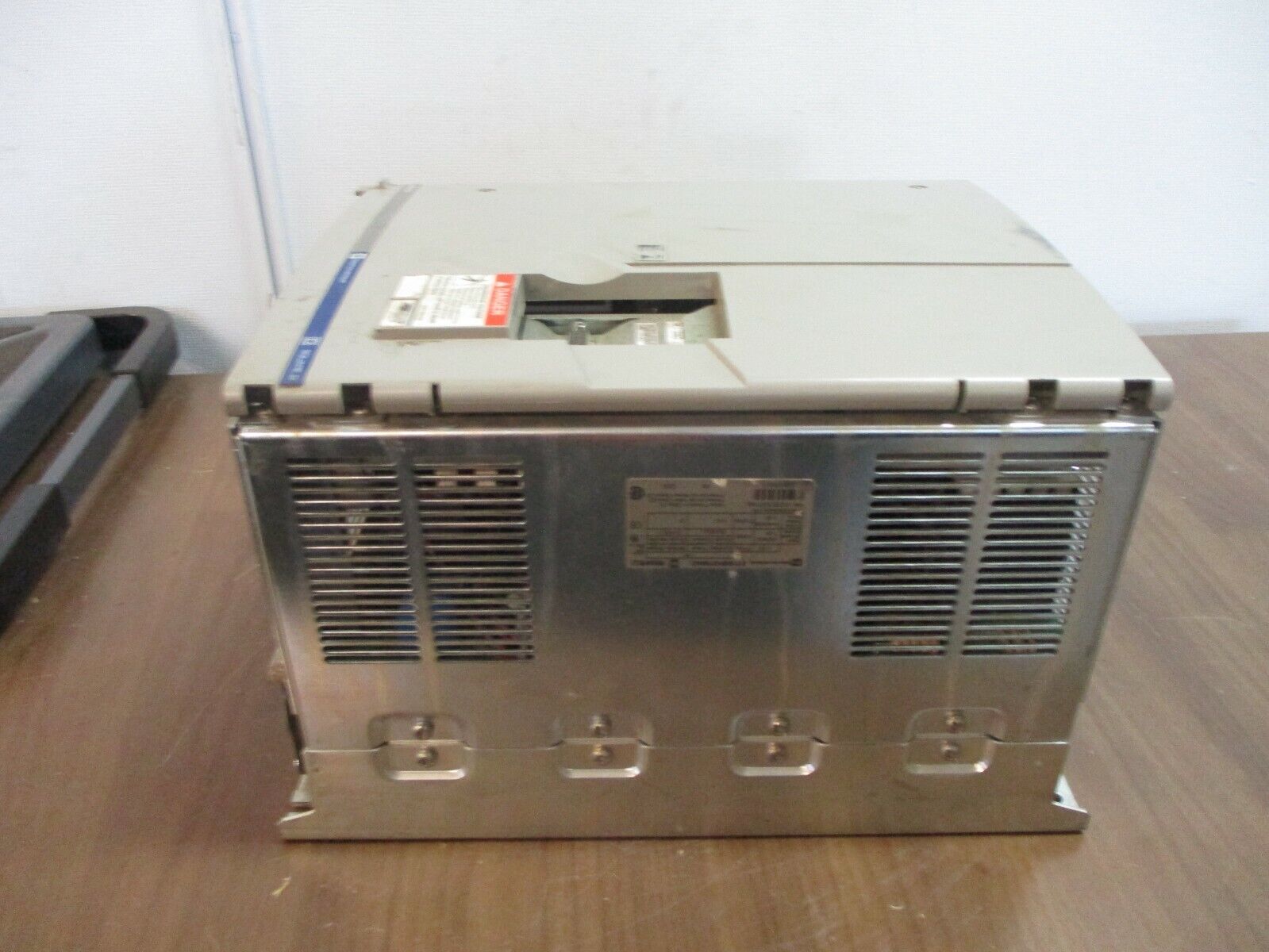 Square D Altivar 58 AC Drive ATV58HD16N4Z 15HP *No Keypad* Used