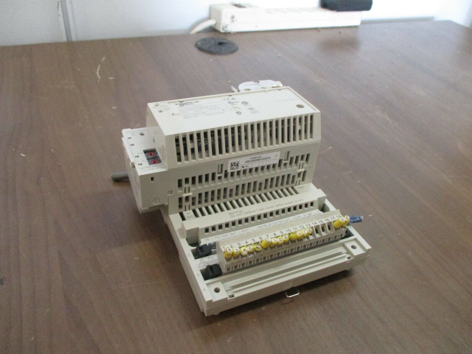 Schneider Electric TSX Momentum Processor w/ I/O Base 171CCC78010 512K, Used