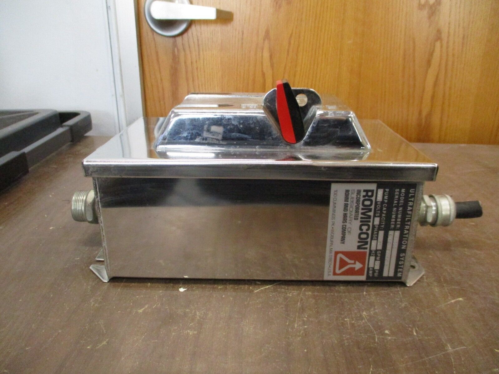 Square D Size M-1 Enclosed Starter 2510 MCW 13 Ser. B Used