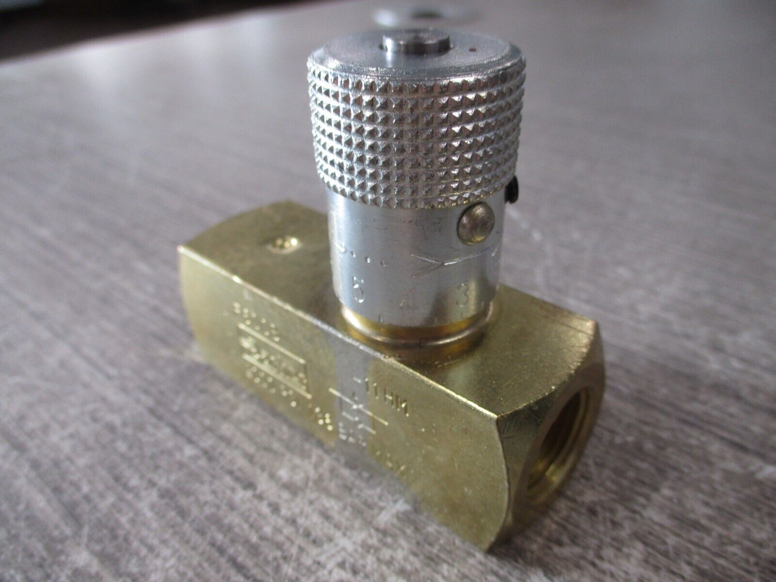 Parker Hydraulic Flow Control Valve F600B 200PSI Used