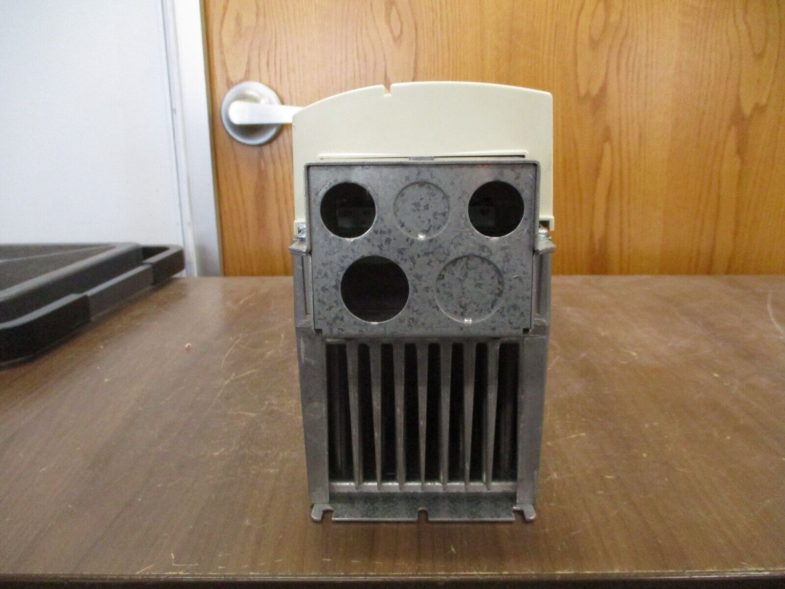 York AC Drive AYK401601132 15HP 3Ph w/ Keypad *Broken Cover & Keypad Mount* Used