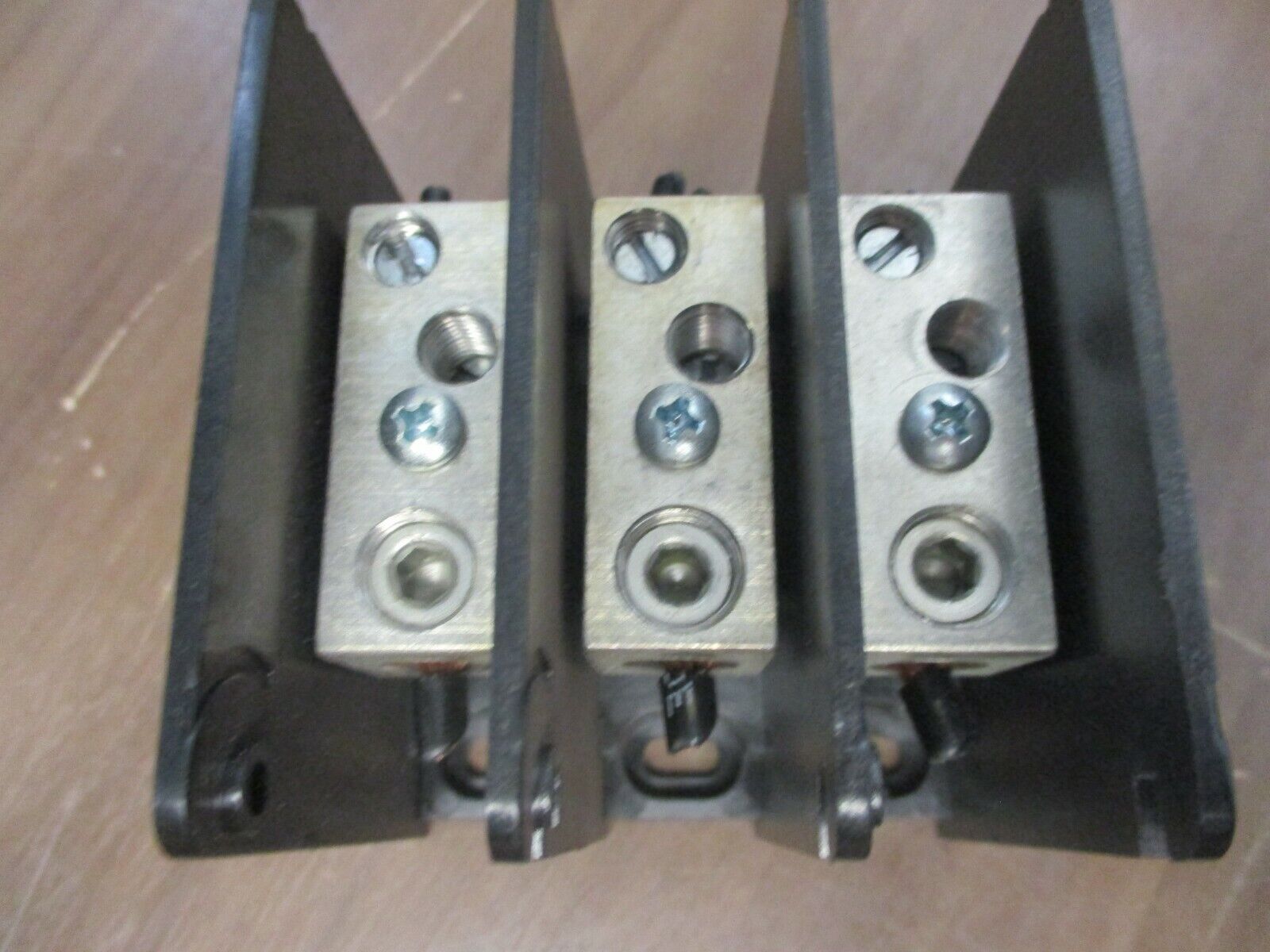 Ferraz Shawmut Power Distribution Block MPDB63193 135A 600V 3P Used