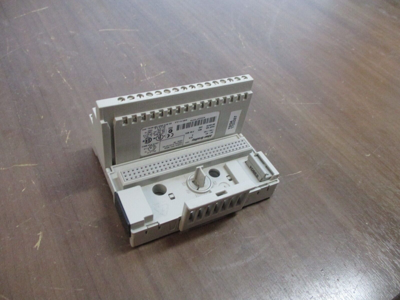 Allen-Bradley Flexbus Terminal Block 1794-TB3 Ser. A Cat Rev. M04 New Surplus