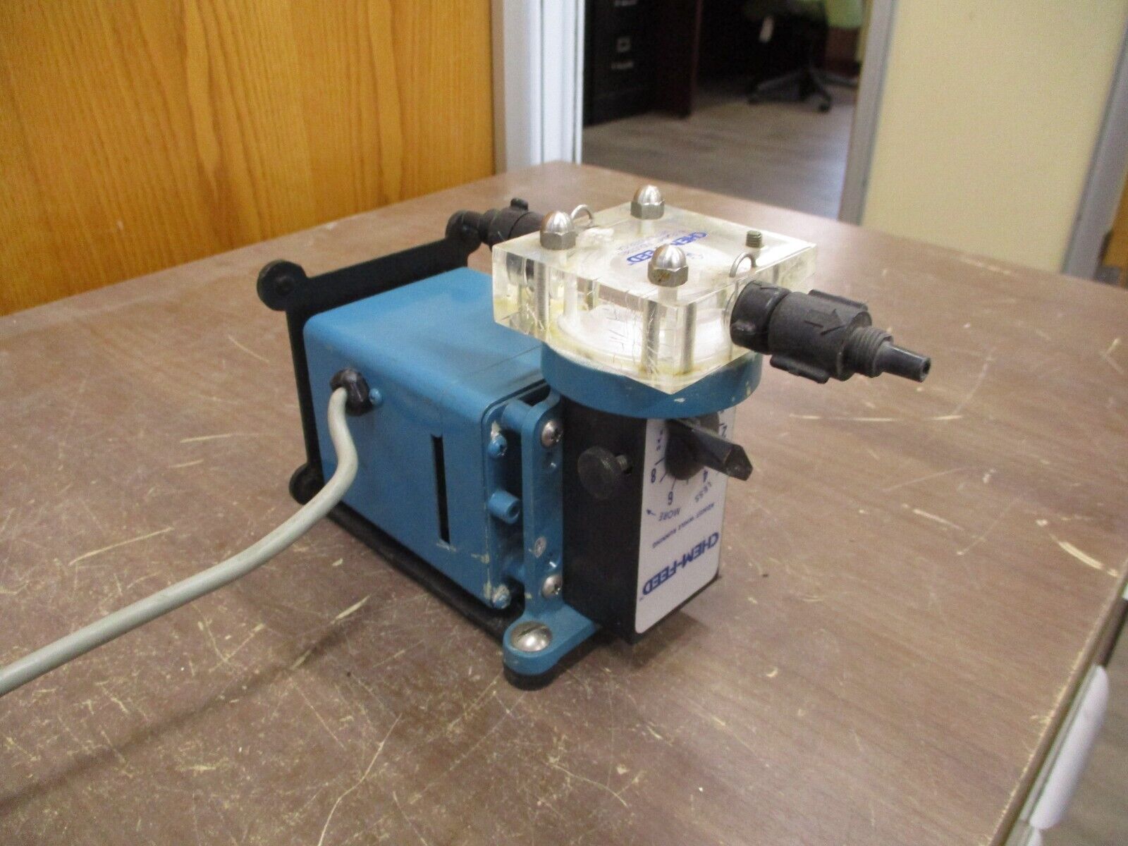 Blue White Chem-Feed Pump C-1530LP 100PSI 1.3GPH 115V 60Hz *Missing Nut* Used