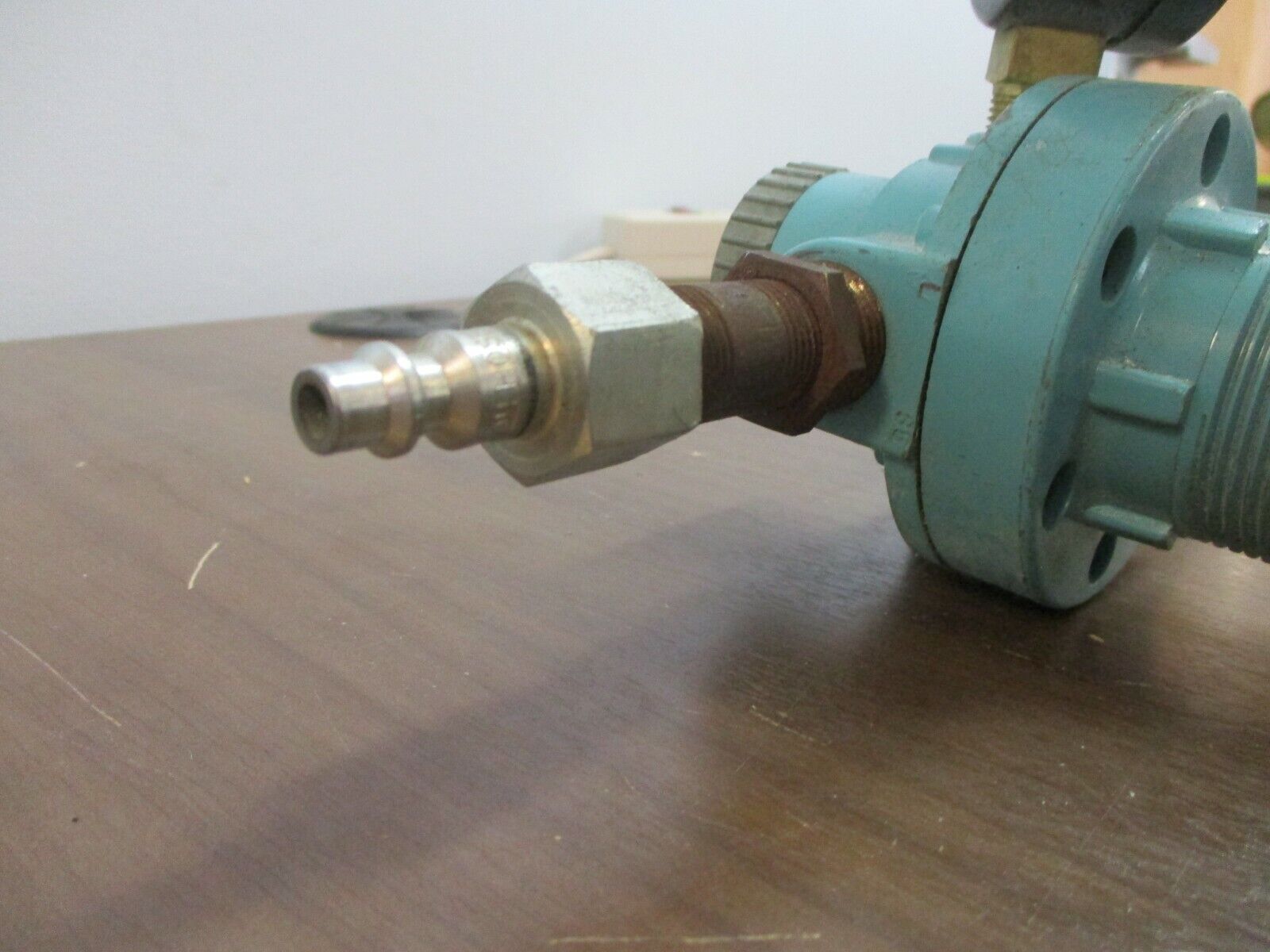 Wilkerson Gas Regulator R20-04-000 5-125 PSIG Used