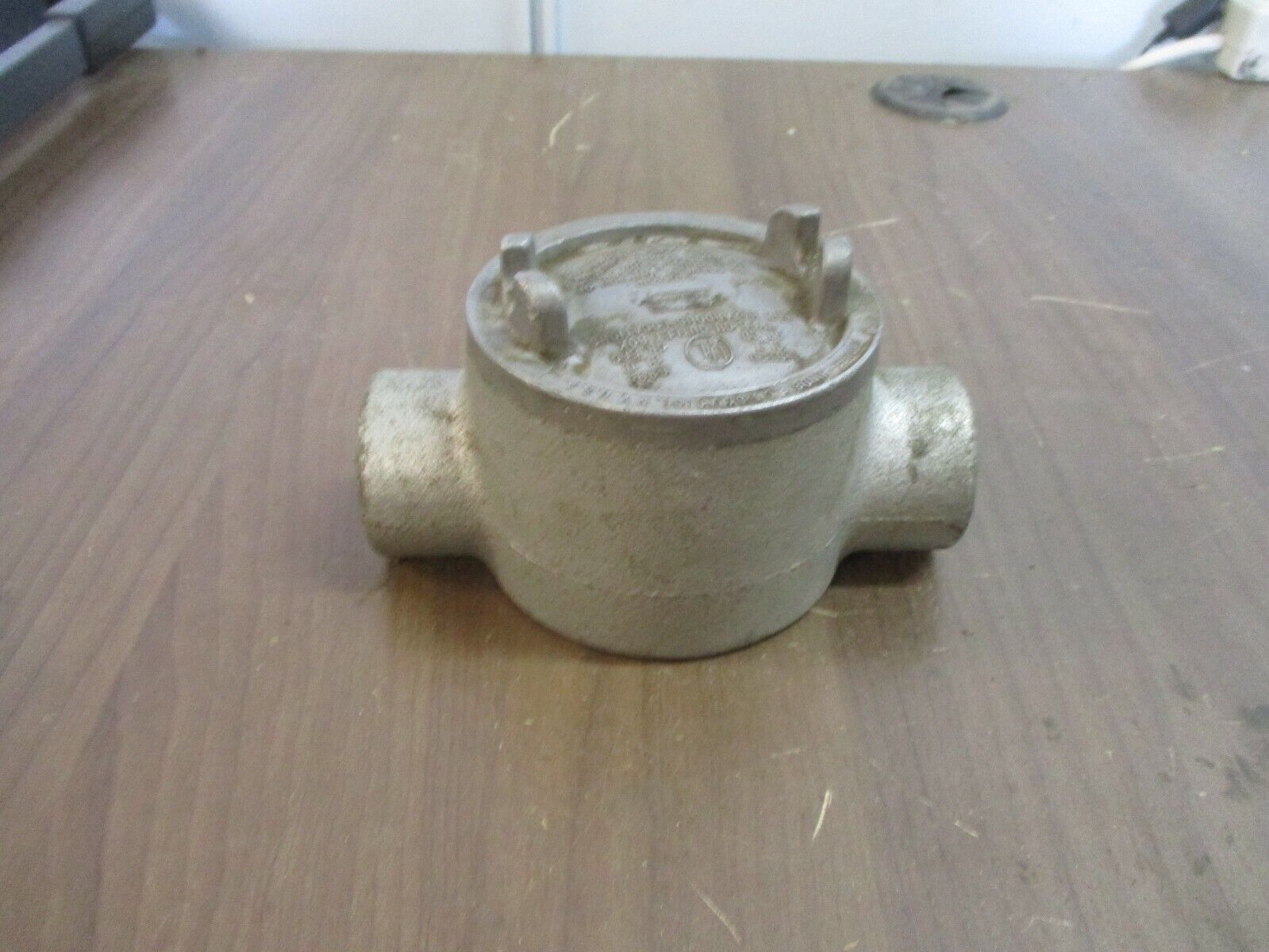 Cooper Crouse-Hinds Condulet Conduit Outlet Box w/ Cover GUAT36 Size: 1" Used