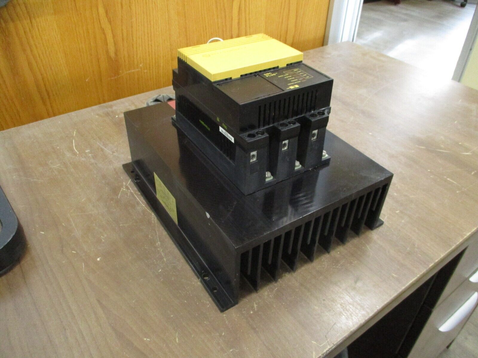 Allen-Bradley SMC Plus Soft Start 150-A54NBD Ser. B 40HP 208-480V 3Ph 54A Used