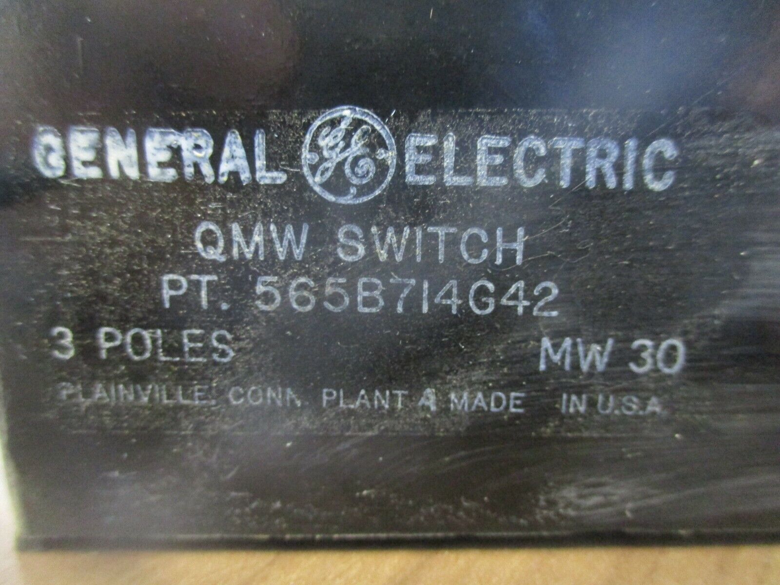 GE QMW Switch 565B714G42 30A 3P Used
