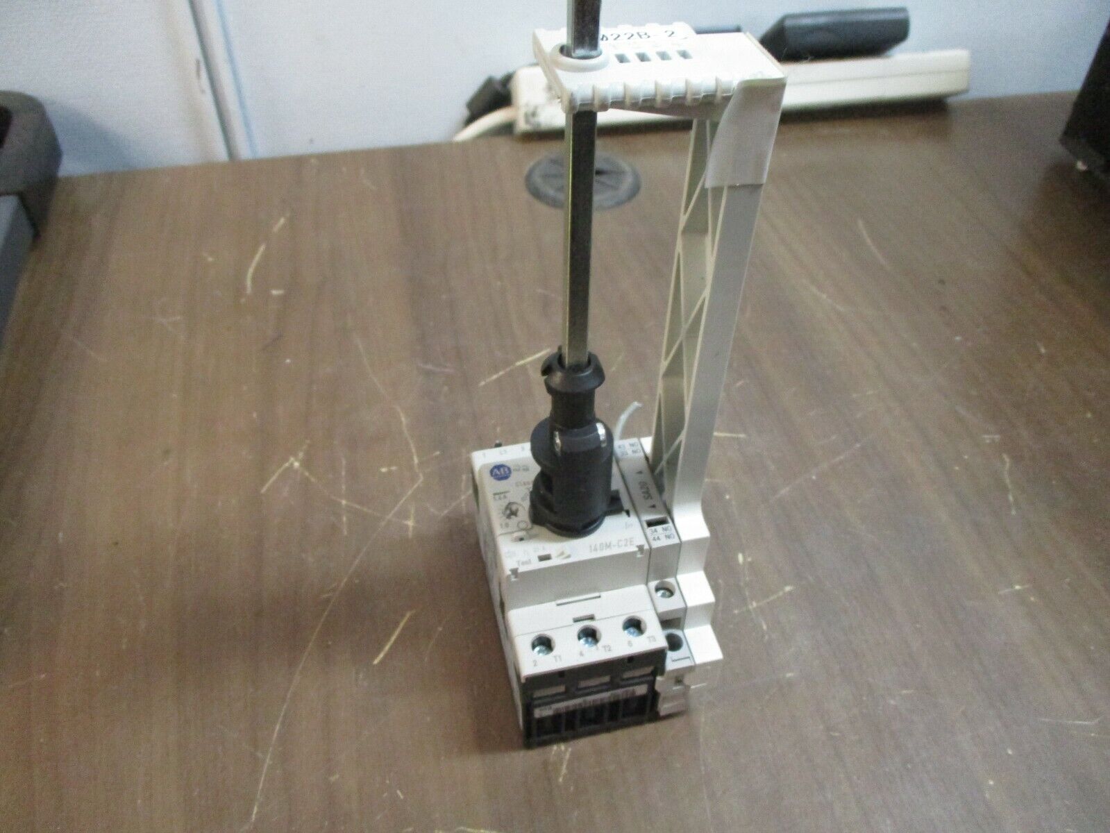 Allen-Bradley Manual Starter 140M-C2E-B16 Ser. C Trip: 1.0-1.6A w/ Handle Used