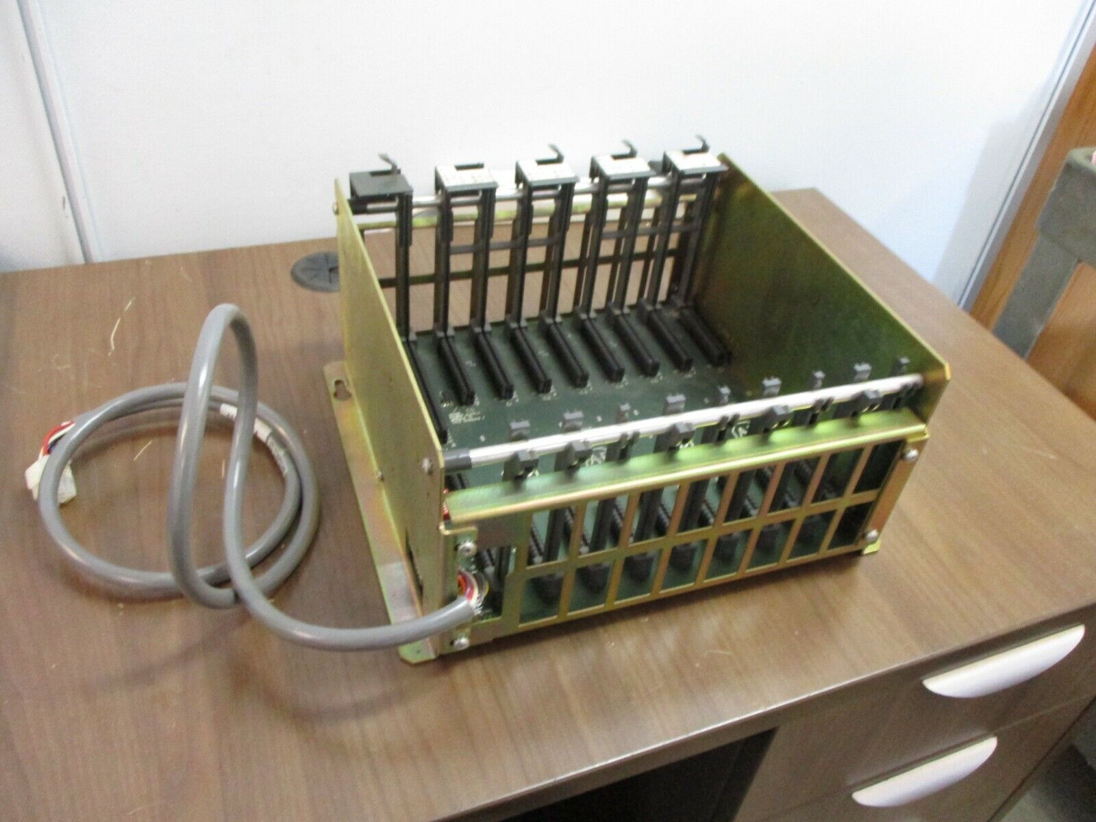 Allen-Bradley I/O Chassis 1771-A2B 8-Slot Used