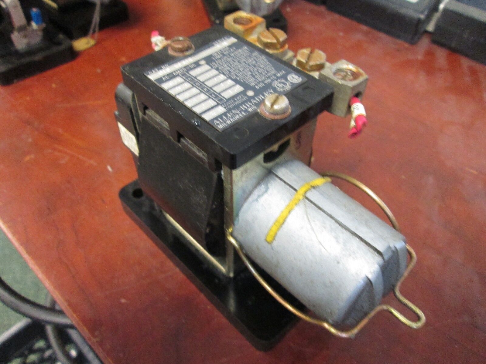 Allen-Bradley Inverse Time Relay 810-A03BR 600V Used