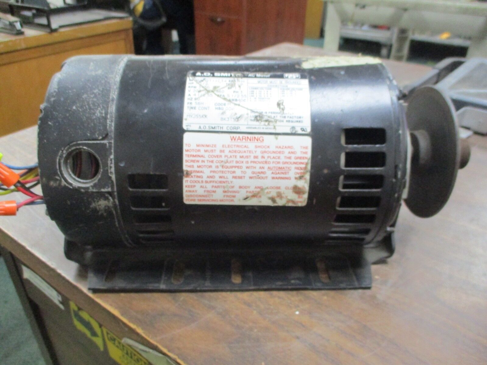 A.O. Smith AC Motor BK3152 1.5HP 3500RPM FR:56H 208-230/460V 4.1/2.55A Used