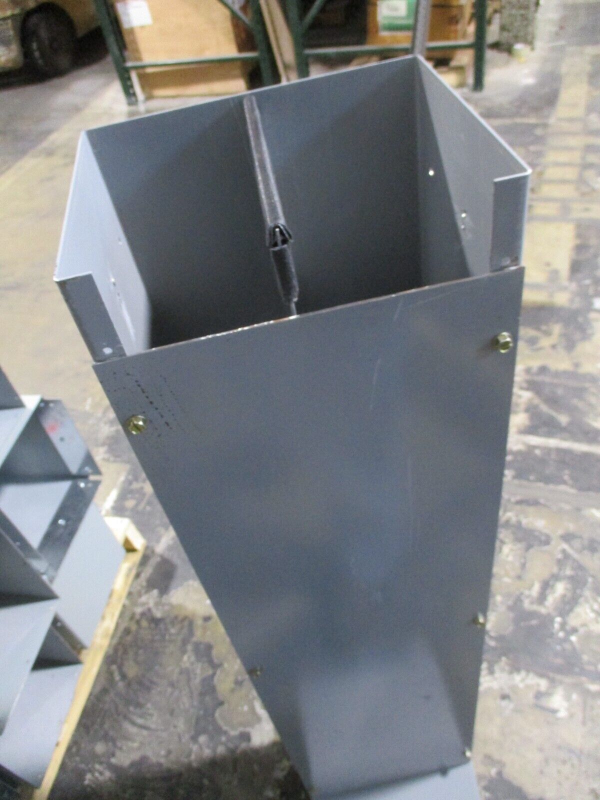 AMP Wireway w/ 90° Elbow End Length: 50" Size: 10" x 8" to 10" x 10" Used