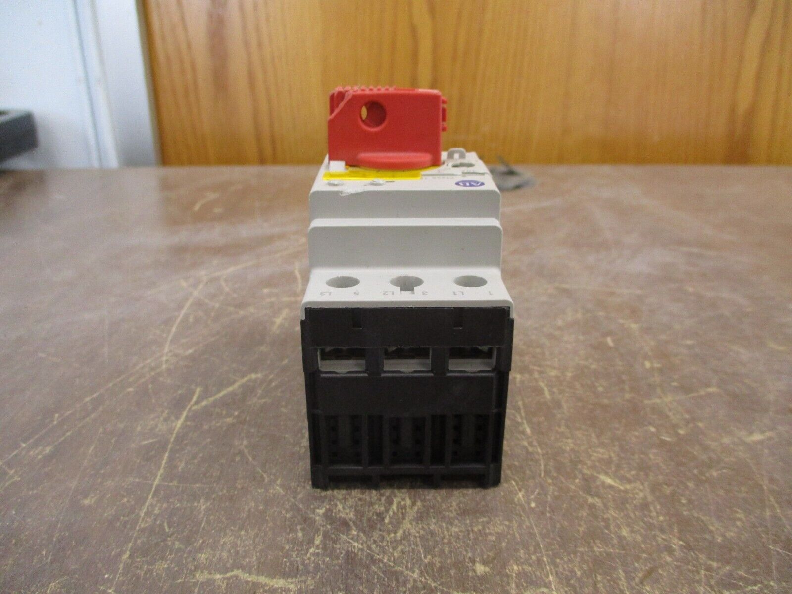 Allen-Bradley Manual Motor Protector 140M-C2E-C10 Trip : 6.3-10A *Broken Top*
