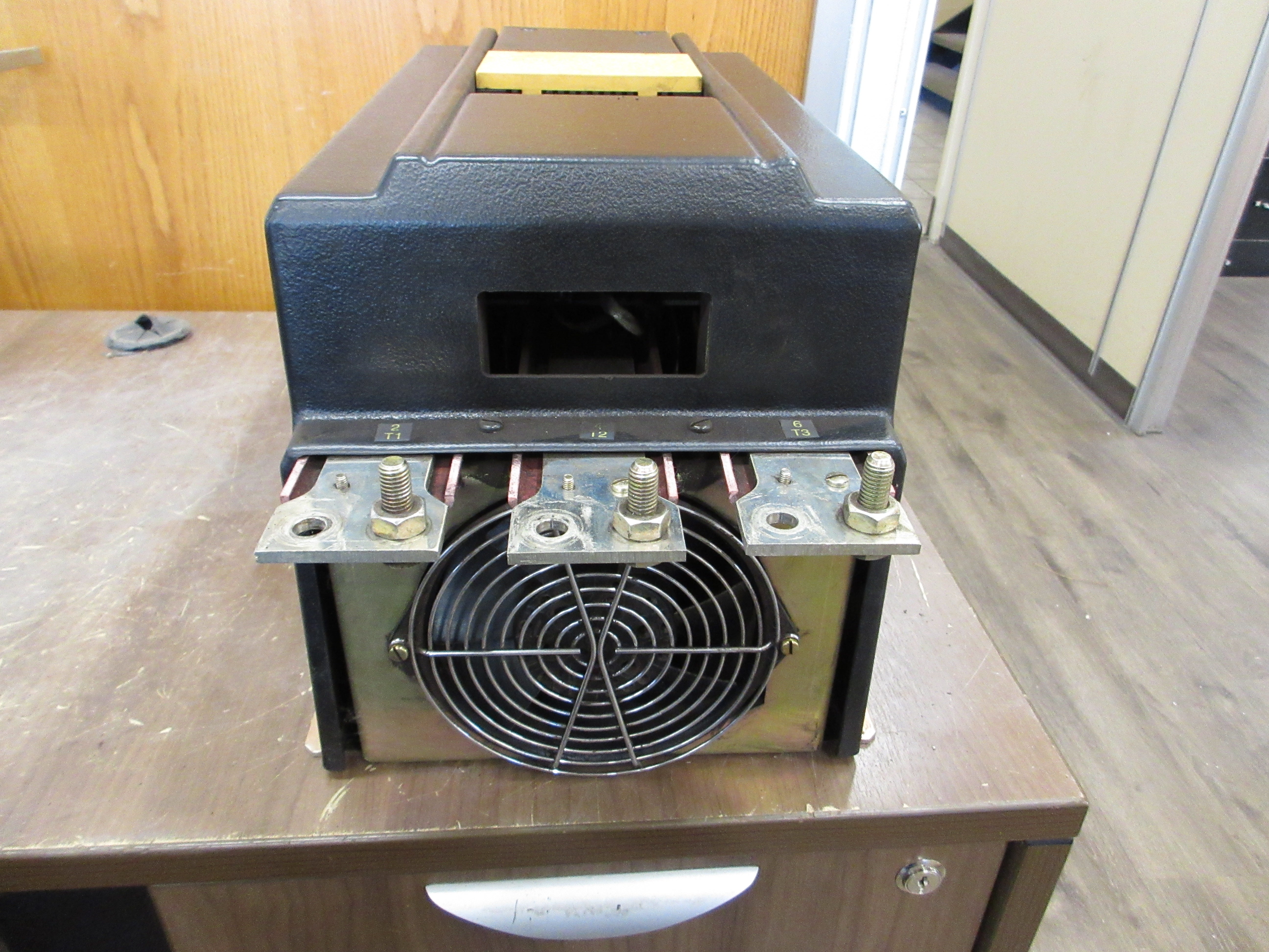 Allen-Bradley SMC Plus Soft Start 150-A360NBD Ser. B 300HP 208-480V 3Ph 47-63Hz