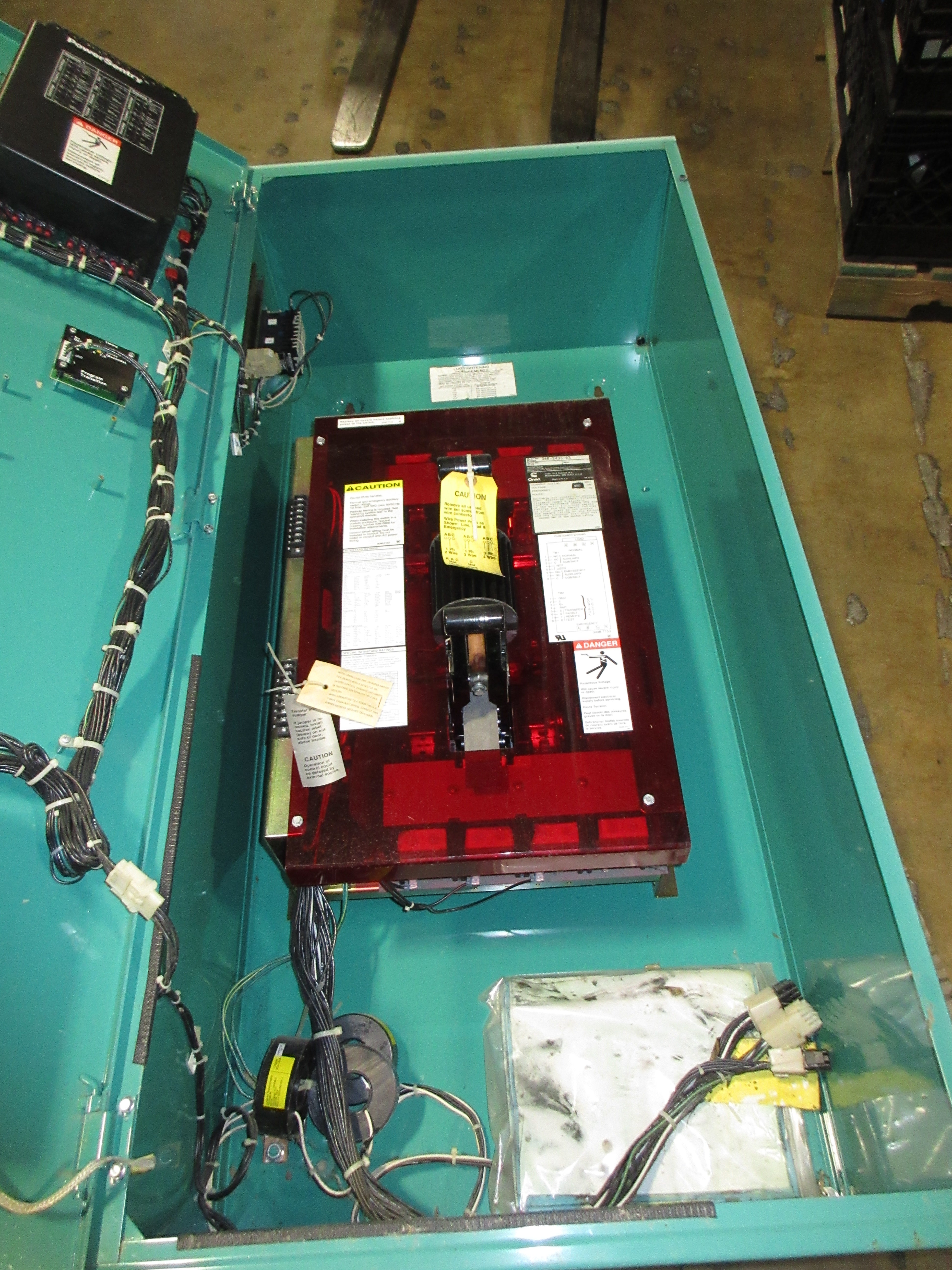 Onan Automatic Transfer Switch OT 600 600A 208V 60Hz 4P Used