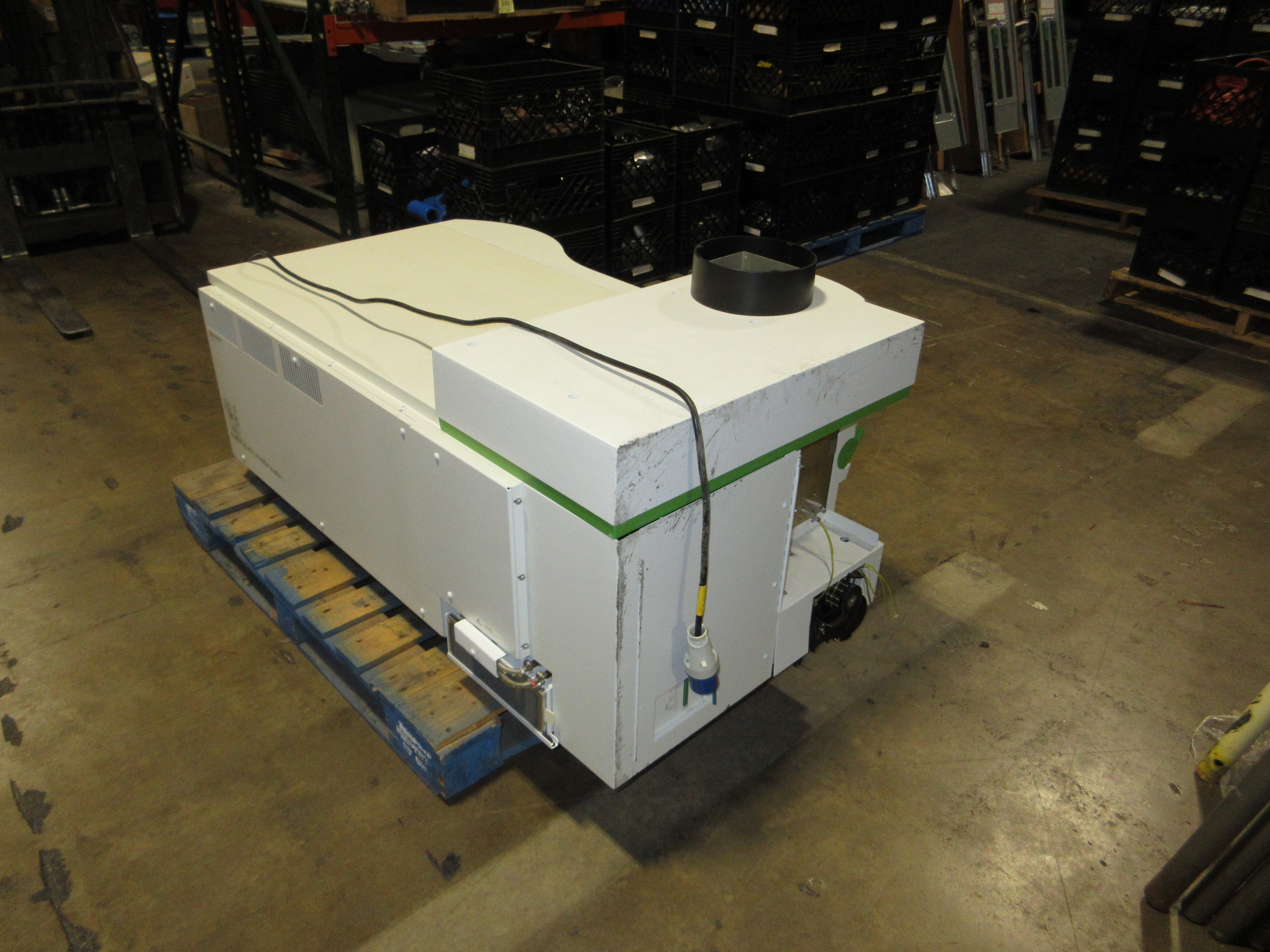 Perkin Elmer Optima 7300V Spectometer N0770797 200-254VAC 50/60Hz 2800VA Used