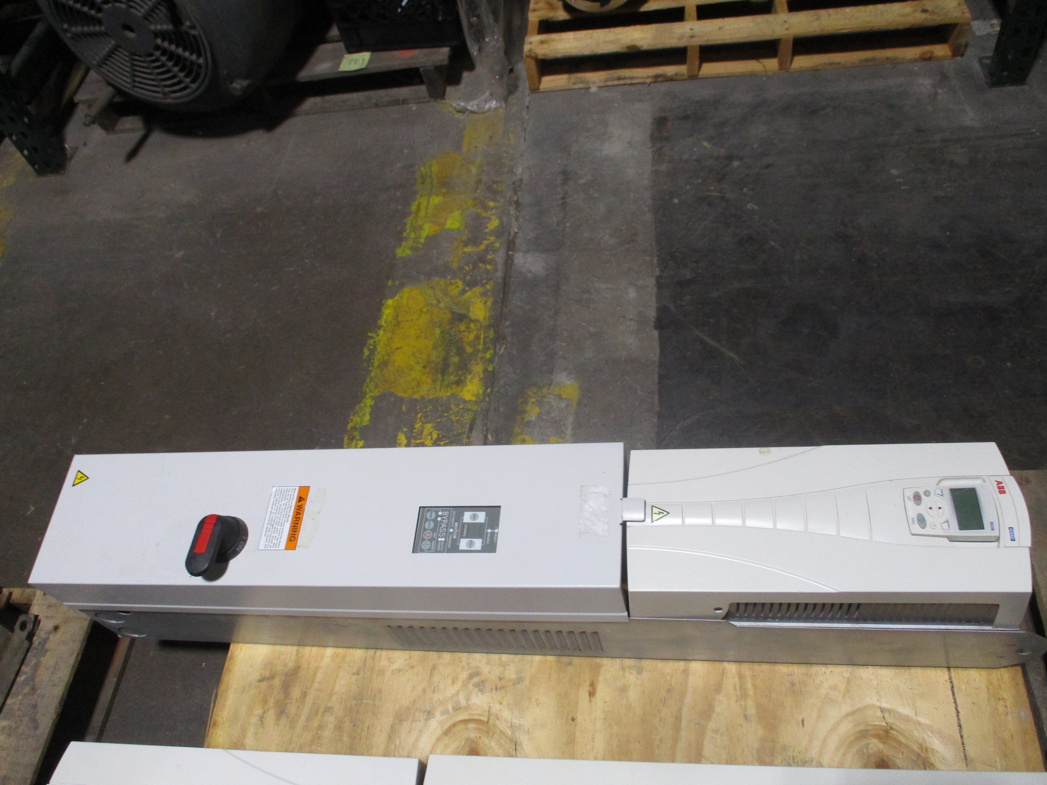 ABB ACH550 AC Drive W/Bypass ACH550-VC-031A-4+F267+K465 20HP 3Ph Input: 3PH 48-6