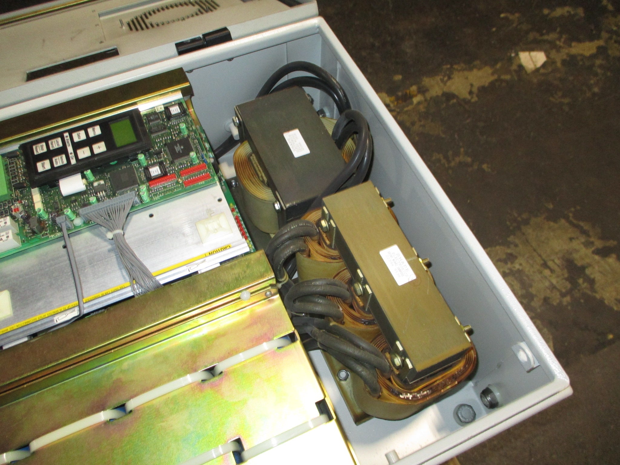 Graham VLT 3700 AC Drive 175L3722 200HP 3Ph w/ Keypad Used