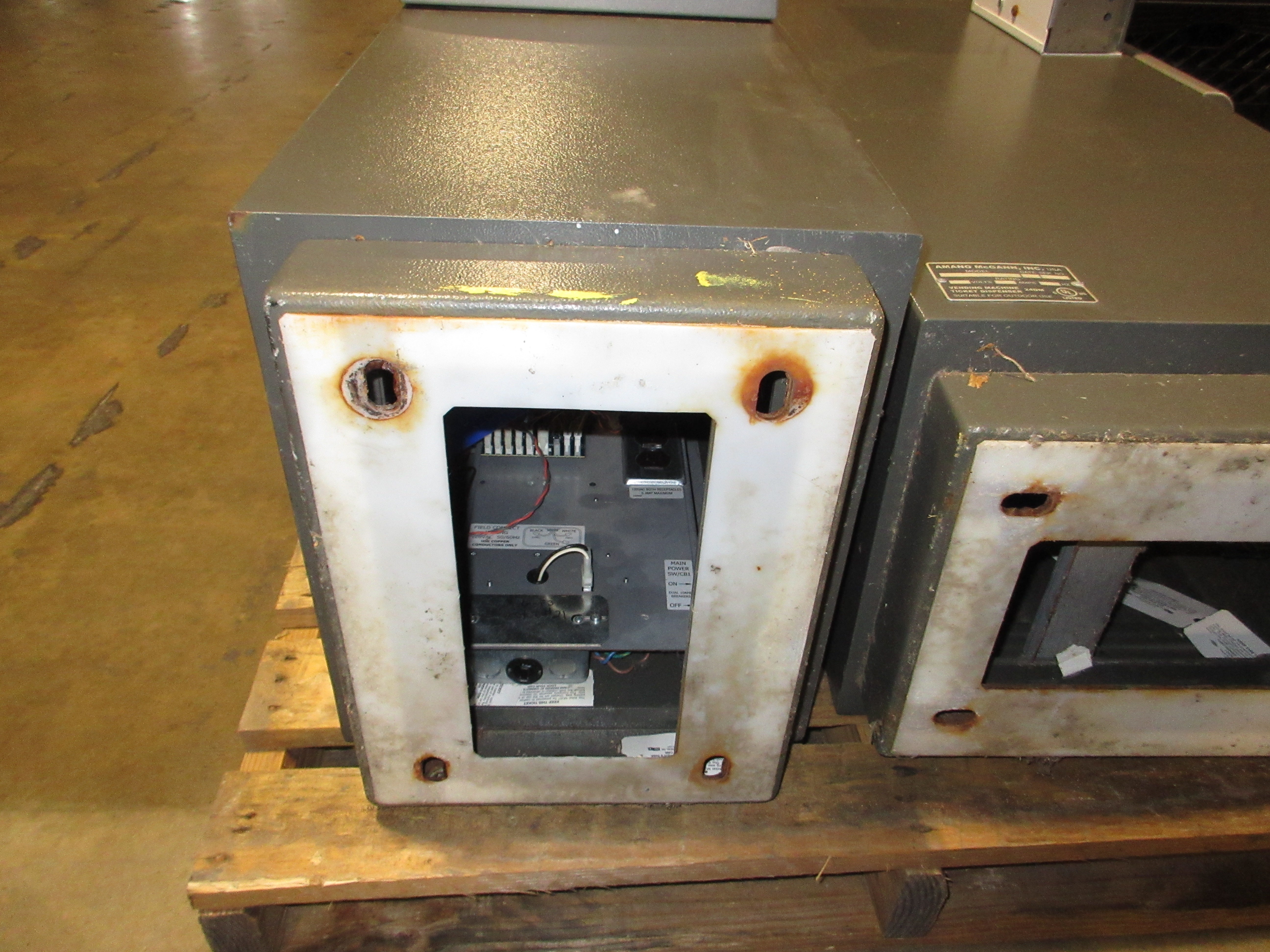 Amano McGann Parking Validation Ticket Dispenser 0-4700/0S1-0005 120V 10A Used