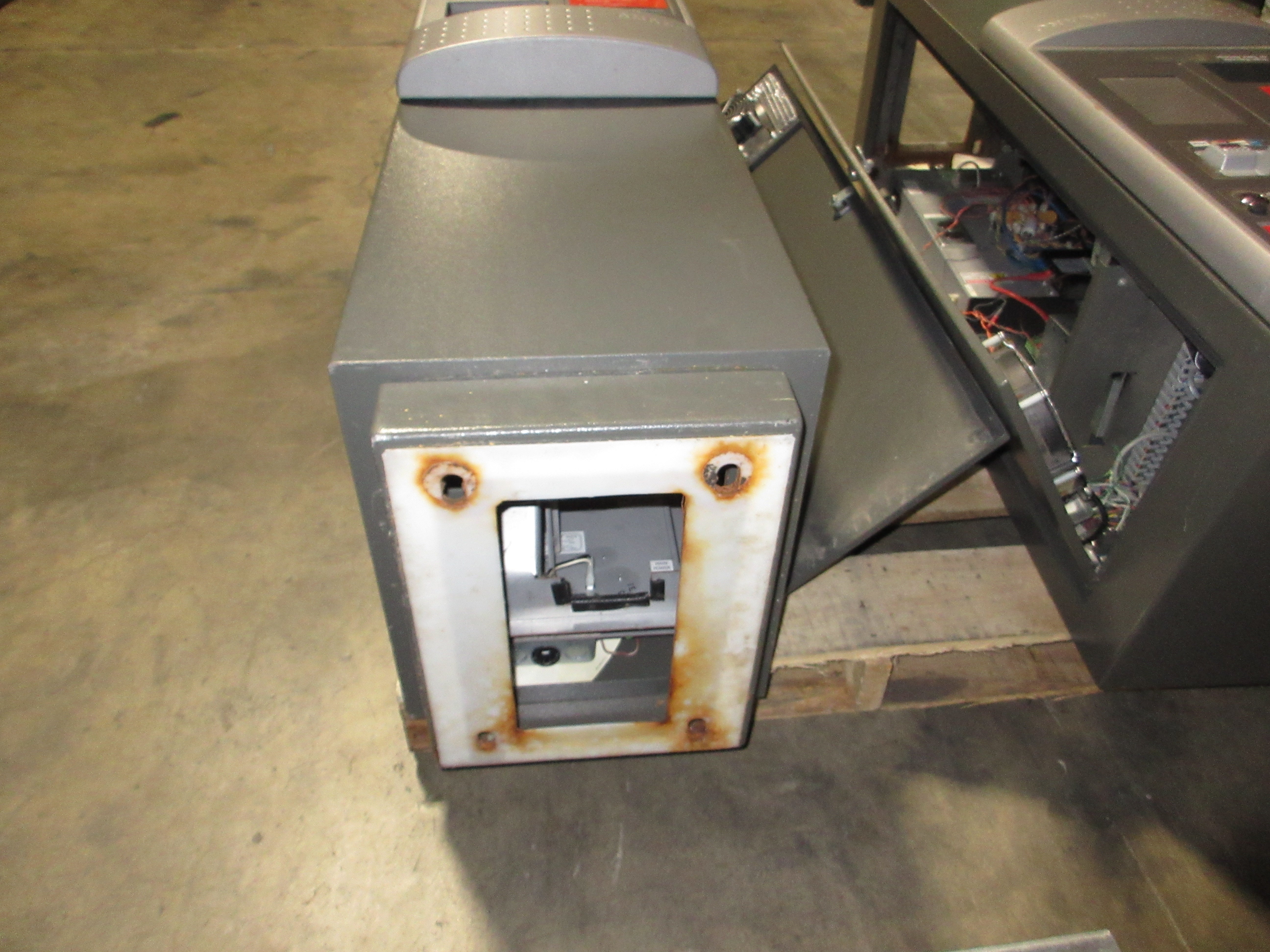 Amano McGann Parking Validation Ticket Dispenser 0-2700/0S1-00P5 120V 10A 60Hz